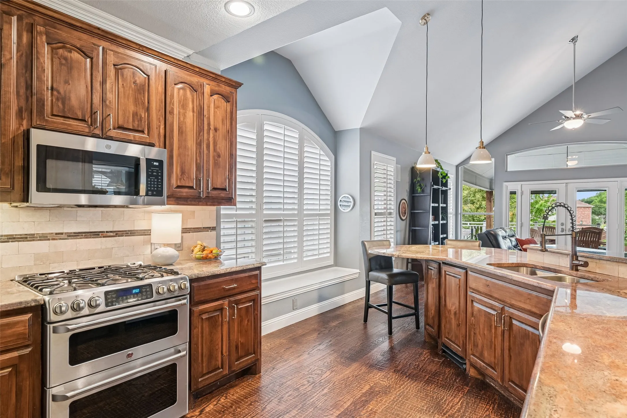 Single Family Residence For Sale in Rockwall County , 2928 Newport Drive, Rockwall, Texas 75032, 5 Bedroom, 4 Bathroom, 2 Garage spaces, 3,005 Sqft, built in 1999, mls#21379811, Real Estate Agent in Rockwall, Homes For Sale in Rockwall county, Homes For Sale in Rockwall, Realtor in Rockwall Texas, Real Estate Brokerage Independent Realty Texas, Luminita Cordes Realtor