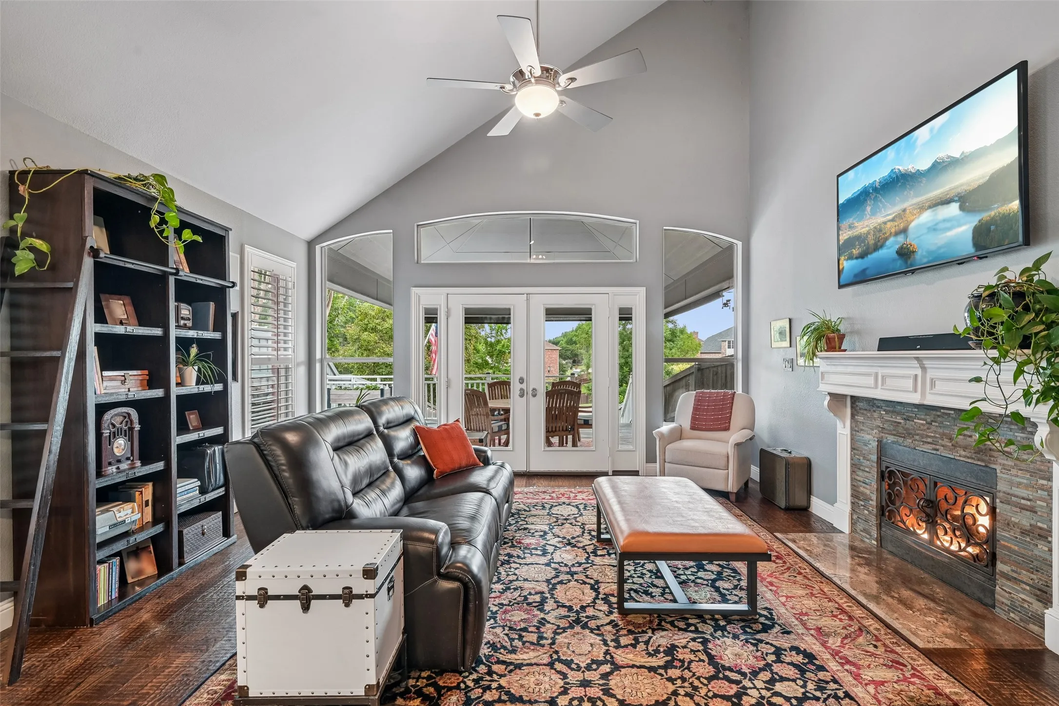 Single Family Residence For Sale in Rockwall County , 2928 Newport Drive, Rockwall, Texas 75032, 5 Bedroom, 4 Bathroom, 2 Garage spaces, 3,005 Sqft, built in 1999, mls#21379811, Real Estate Agent in Rockwall, Homes For Sale in Rockwall county, Homes For Sale in Rockwall, Realtor in Rockwall Texas, Real Estate Brokerage Independent Realty Texas, Luminita Cordes Realtor