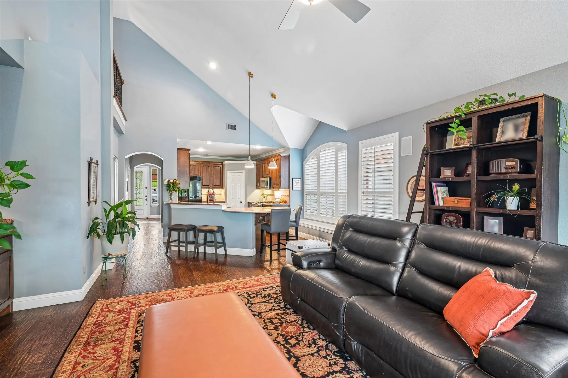 Single Family Residence For Sale in Rockwall County , 2928 Newport Drive, Rockwall, Texas 75032, 5 Bedroom, 4 Bathroom, 2 Garage spaces, 3,005 Sqft, built in 1999, mls#21379811, Real Estate Agent in Rockwall, Homes For Sale in Rockwall county, Homes For Sale in Rockwall, Realtor in Rockwall Texas, Real Estate Brokerage Independent Realty Texas, Luminita Cordes Realtor