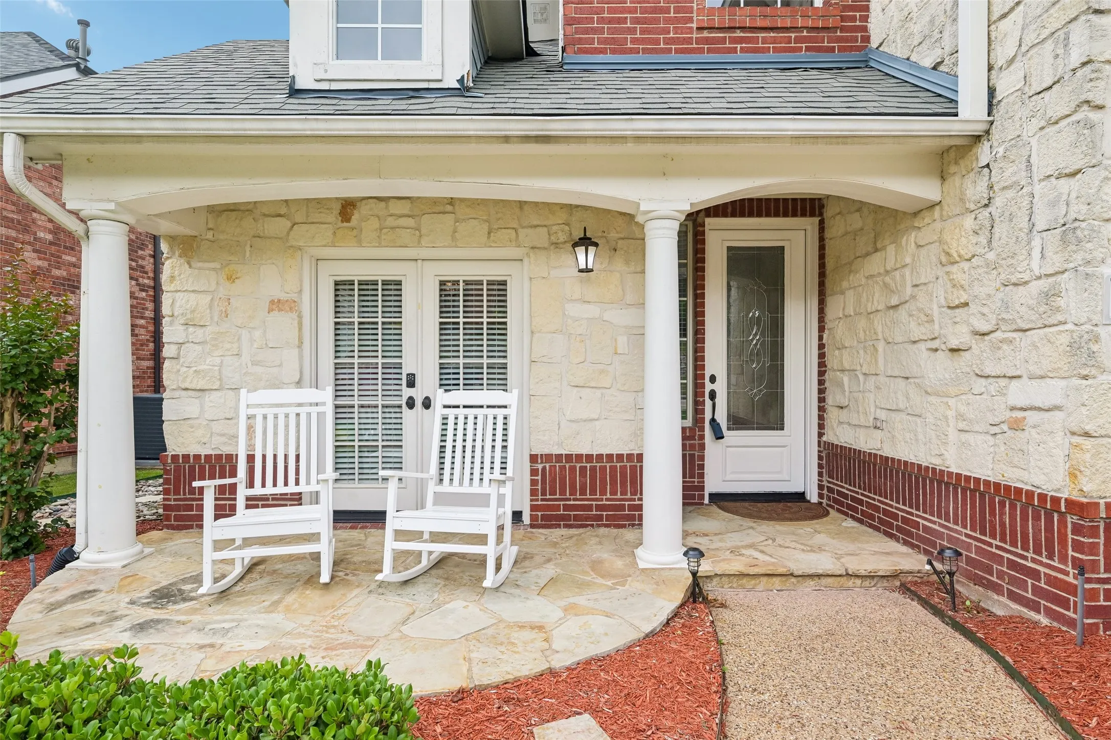 Single Family Residence For Sale in Rockwall County , 2928 Newport Drive, Rockwall, Texas 75032, 5 Bedroom, 4 Bathroom, 2 Garage spaces, 3,005 Sqft, built in 1999, mls#21379811, Real Estate Agent in Rockwall, Homes For Sale in Rockwall county, Homes For Sale in Rockwall, Realtor in Rockwall Texas, Real Estate Brokerage Independent Realty Texas, Luminita Cordes Realtor