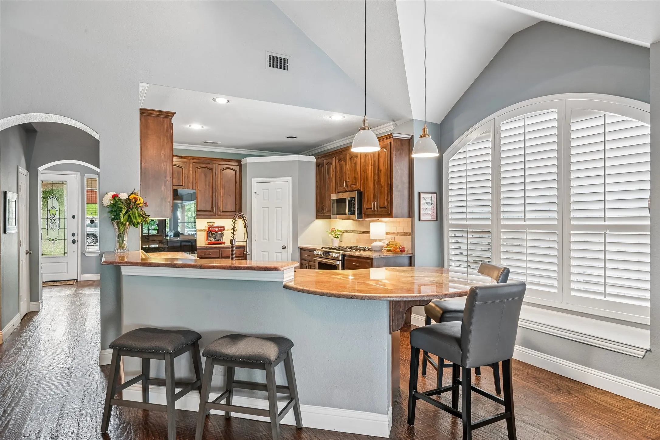 Single Family Residence For Sale in Rockwall County , 2928 Newport Drive, Rockwall, Texas 75032, 5 Bedroom, 4 Bathroom, 2 Garage spaces, 3,005 Sqft, built in 1999, mls#21379811, Real Estate Agent in Rockwall, Homes For Sale in Rockwall county, Homes For Sale in Rockwall, Realtor in Rockwall Texas, Real Estate Brokerage Independent Realty Texas, Luminita Cordes Realtor