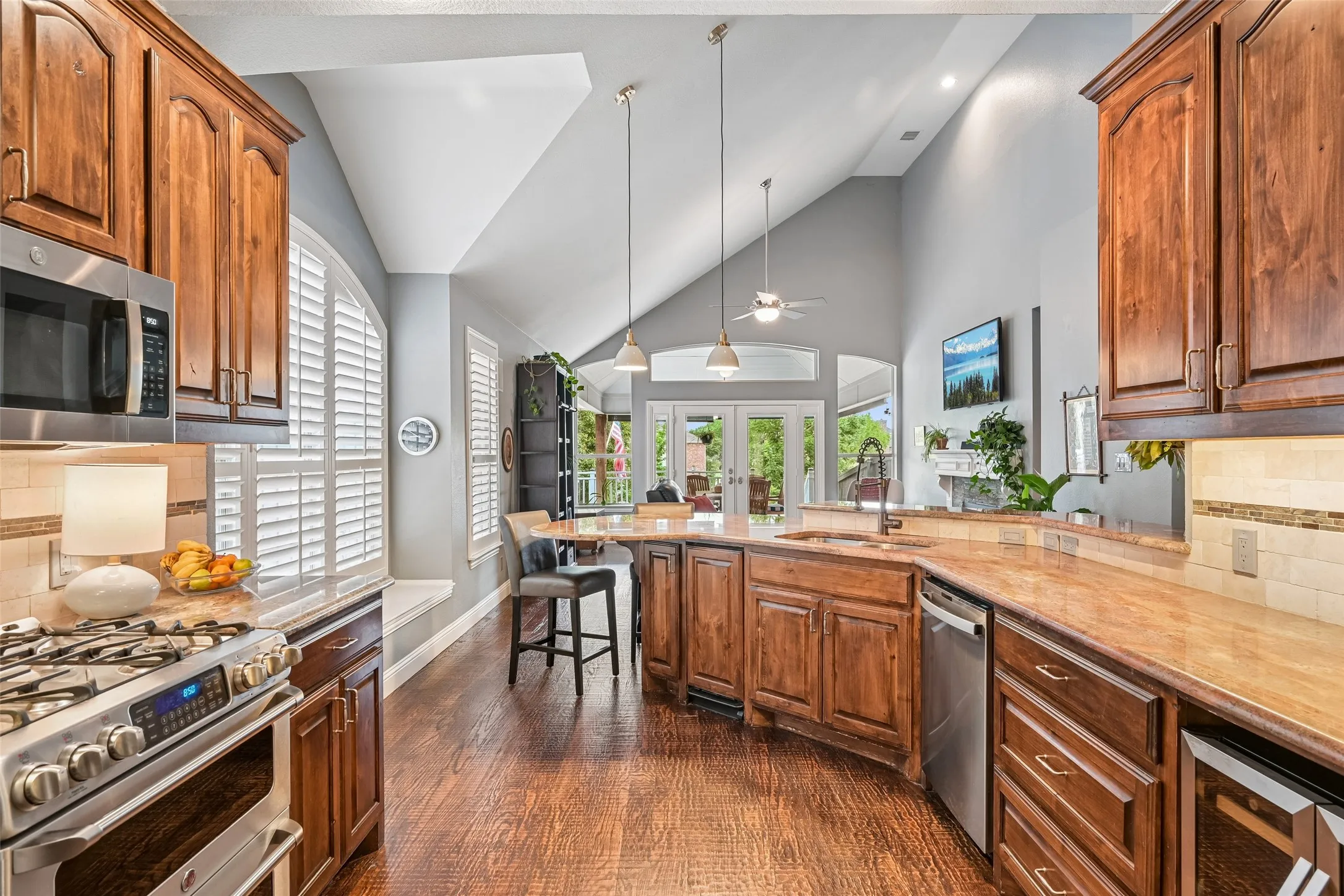 Single Family Residence For Sale in Rockwall County , 2928 Newport Drive, Rockwall, Texas 75032, 5 Bedroom, 4 Bathroom, 2 Garage spaces, 3,005 Sqft, built in 1999, mls#21379811, Real Estate Agent in Rockwall, Homes For Sale in Rockwall county, Homes For Sale in Rockwall, Realtor in Rockwall Texas, Real Estate Brokerage Independent Realty Texas, Luminita Cordes Realtor
