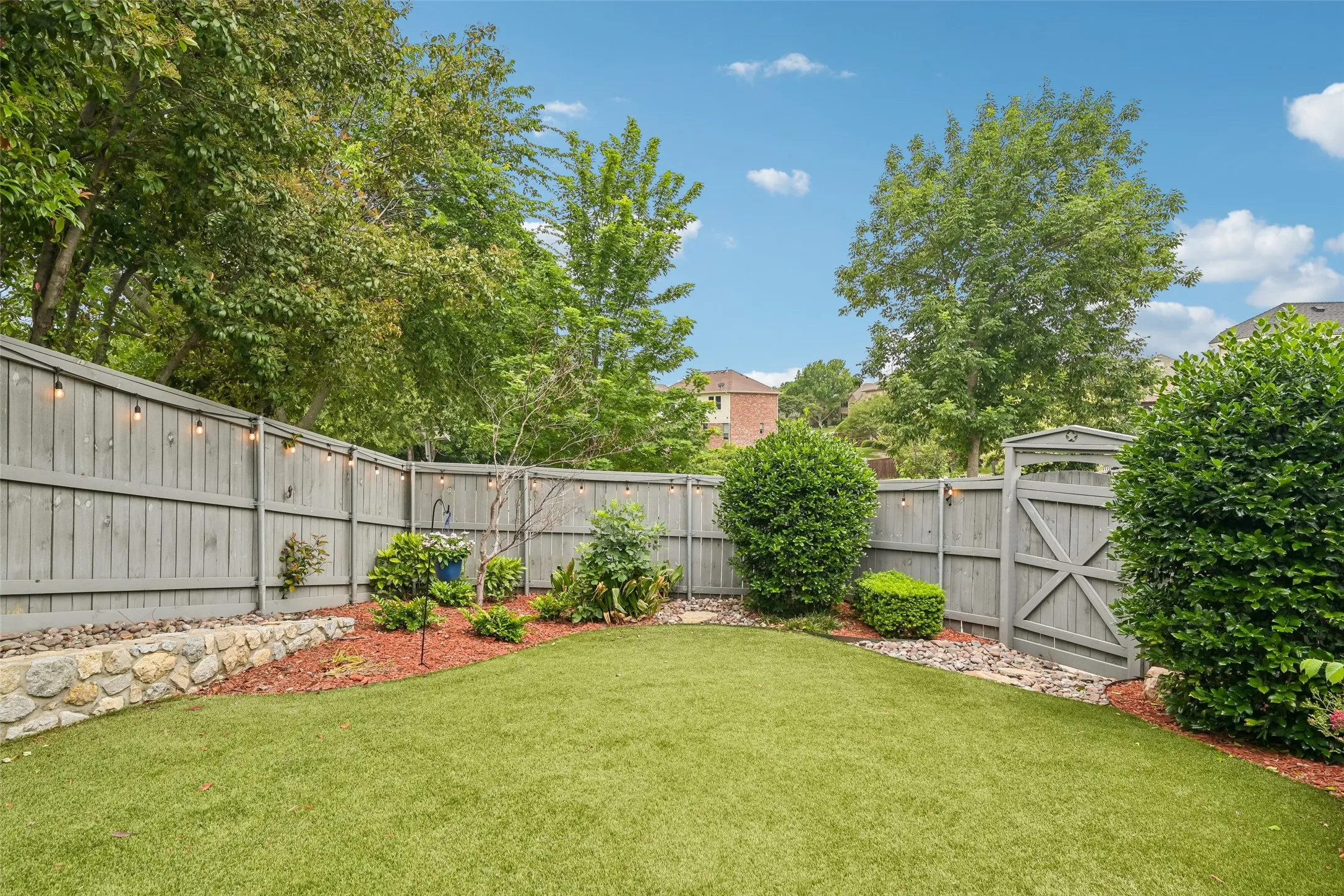 Single Family Residence For Sale in Rockwall County , 2928 Newport Drive, Rockwall, Texas 75032, 5 Bedroom, 4 Bathroom, 2 Garage spaces, 3,005 Sqft, built in 1999, mls#21379811, Real Estate Agent in Rockwall, Homes For Sale in Rockwall county, Homes For Sale in Rockwall, Realtor in Rockwall Texas, Real Estate Brokerage Independent Realty Texas, Luminita Cordes Realtor