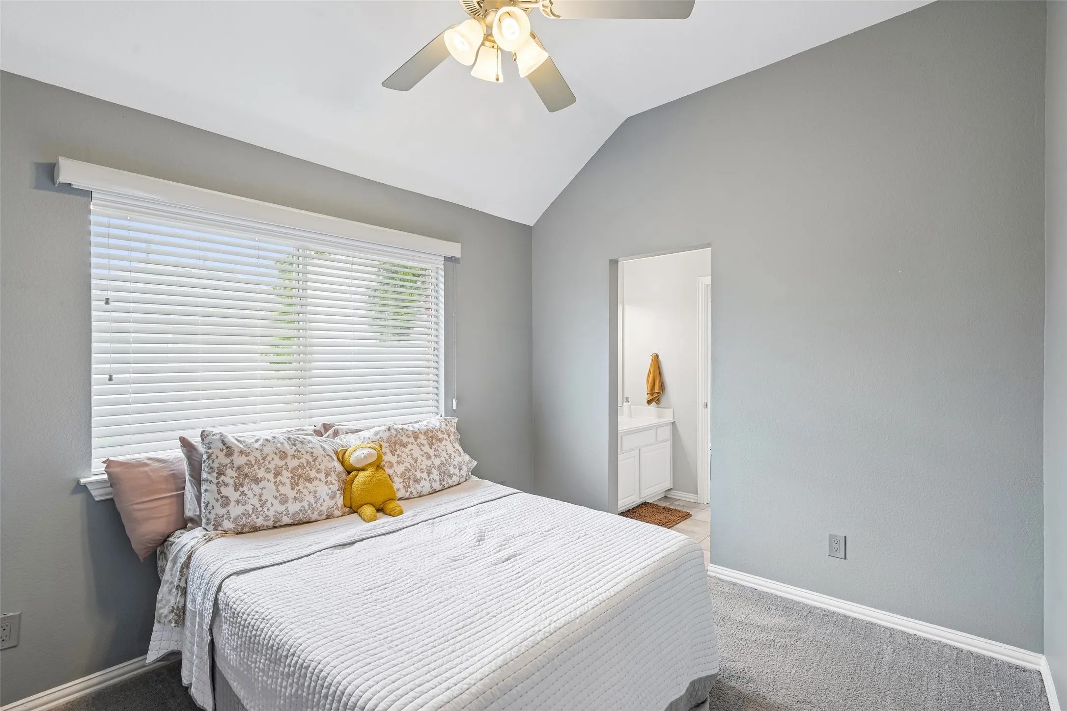 Upstairs Bedroom 2