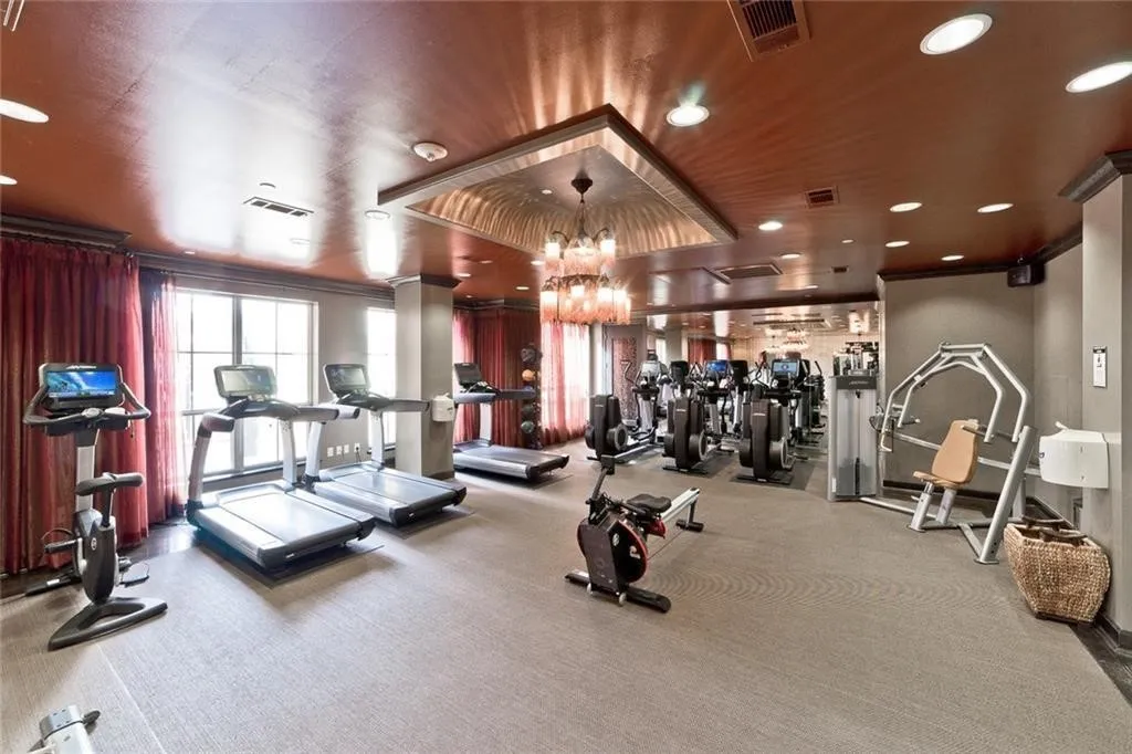 Condominium For Rent in Dallas County , 2300 Leonard Street 100, Dallas, Texas 75201, 2 Bedroom, 2 Bathroom, 2 Garage spaces, 1,600 Sqft, built in 2004, mls#21379810, Real Estate Agent in Dallas, Homes For Rent in Dallas county, Homes For Rent in Dallas, Realtor in Dallas Texas, Real Estate Brokerage Independent Realty Texas, Luminita Cordes Realtor