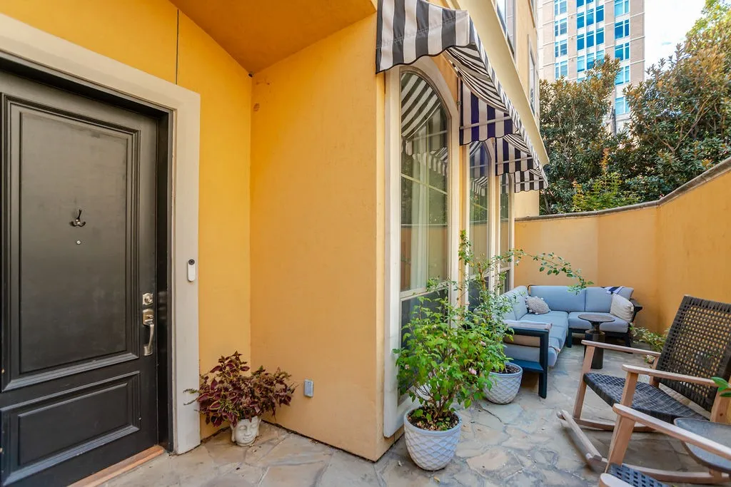 Condominium For Rent in Dallas County , 2300 Leonard Street 100, Dallas, Texas 75201, 2 Bedroom, 2 Bathroom, 2 Garage spaces, 1,600 Sqft, built in 2004, mls#21379810, Real Estate Agent in Dallas, Homes For Rent in Dallas county, Homes For Rent in Dallas, Realtor in Dallas Texas, Real Estate Brokerage Independent Realty Texas, Luminita Cordes Realtor