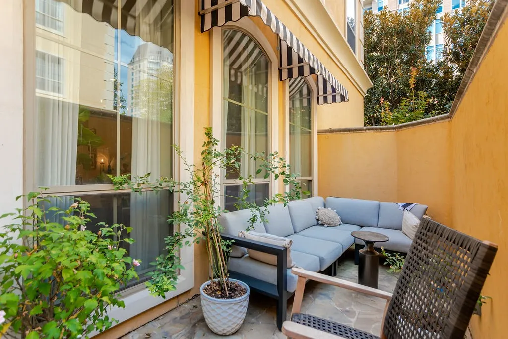 Condominium For Rent in Dallas County , 2300 Leonard Street 100, Dallas, Texas 75201, 2 Bedroom, 2 Bathroom, 2 Garage spaces, 1,600 Sqft, built in 2004, mls#21379810, Real Estate Agent in Dallas, Homes For Rent in Dallas county, Homes For Rent in Dallas, Realtor in Dallas Texas, Real Estate Brokerage Independent Realty Texas, Luminita Cordes Realtor