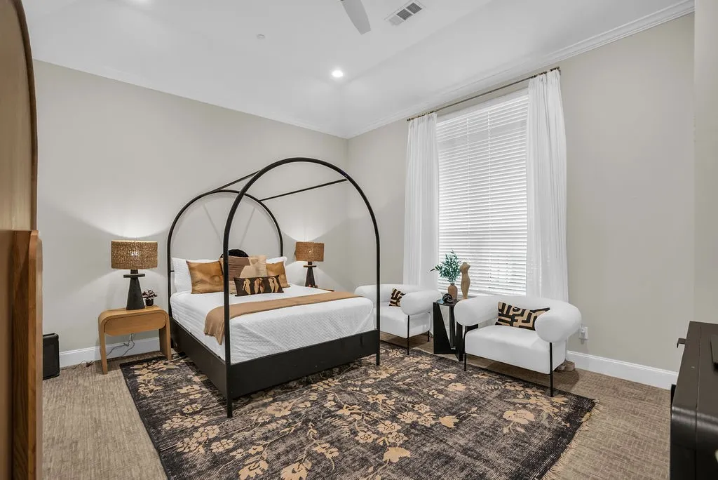 Condominium For Rent in Dallas County , 2300 Leonard Street 100, Dallas, Texas 75201, 2 Bedroom, 2 Bathroom, 2 Garage spaces, 1,600 Sqft, built in 2004, mls#21379810, Real Estate Agent in Dallas, Homes For Rent in Dallas county, Homes For Rent in Dallas, Realtor in Dallas Texas, Real Estate Brokerage Independent Realty Texas, Luminita Cordes Realtor