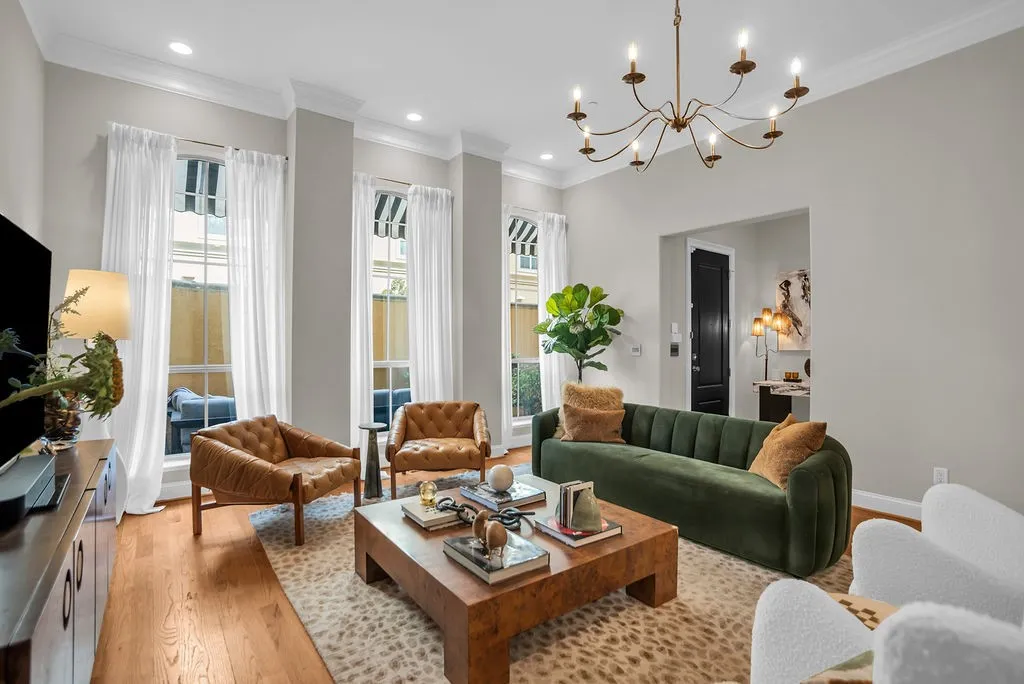 Condominium For Rent in Dallas County , 2300 Leonard Street 100, Dallas, Texas 75201, 2 Bedroom, 2 Bathroom, 2 Garage spaces, 1,600 Sqft, built in 2004, mls#21379810, Real Estate Agent in Dallas, Homes For Rent in Dallas county, Homes For Rent in Dallas, Realtor in Dallas Texas, Real Estate Brokerage Independent Realty Texas, Luminita Cordes Realtor