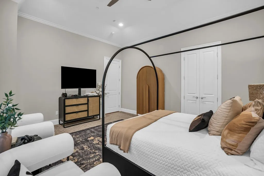 Condominium For Rent in Dallas County , 2300 Leonard Street 100, Dallas, Texas 75201, 2 Bedroom, 2 Bathroom, 2 Garage spaces, 1,600 Sqft, built in 2004, mls#21379810, Real Estate Agent in Dallas, Homes For Rent in Dallas county, Homes For Rent in Dallas, Realtor in Dallas Texas, Real Estate Brokerage Independent Realty Texas, Luminita Cordes Realtor