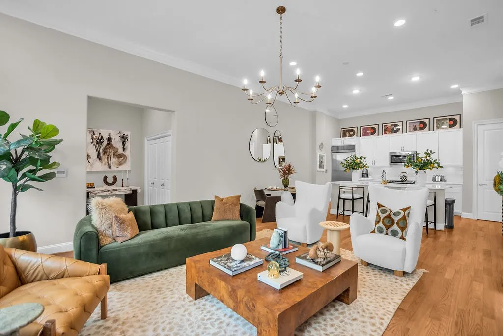 Condominium For Rent in Dallas County , 2300 Leonard Street 100, Dallas, Texas 75201, 2 Bedroom, 2 Bathroom, 2 Garage spaces, 1,600 Sqft, built in 2004, mls#21379810, Real Estate Agent in Dallas, Homes For Rent in Dallas county, Homes For Rent in Dallas, Realtor in Dallas Texas, Real Estate Brokerage Independent Realty Texas, Luminita Cordes Realtor