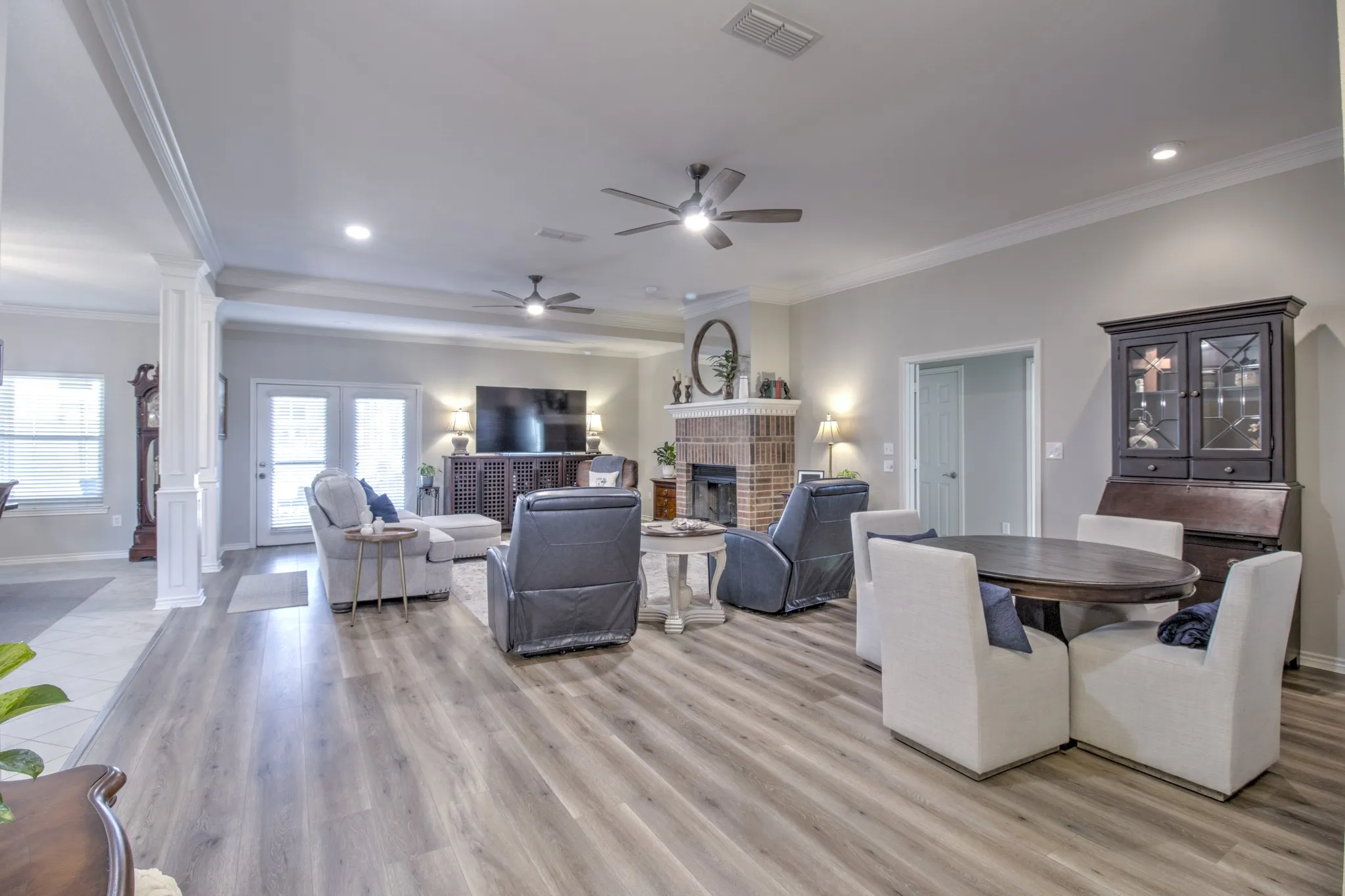 Single Family Residence For Sale in Cooke County , 1321 Kiowa Drive E, Lake Kiowa, Texas 76240, 3 Bedroom, 2 Bathroom, 2 Garage spaces, 2,534 Sqft, built in 2002, mls#21379818, Real Estate Agent in Lake Kiowa, Homes For Sale in Cooke county, Homes For Sale in Lake Kiowa, Realtor in Lake Kiowa Texas, Real Estate Brokerage Independent Realty Texas, Luminita Cordes Realtor