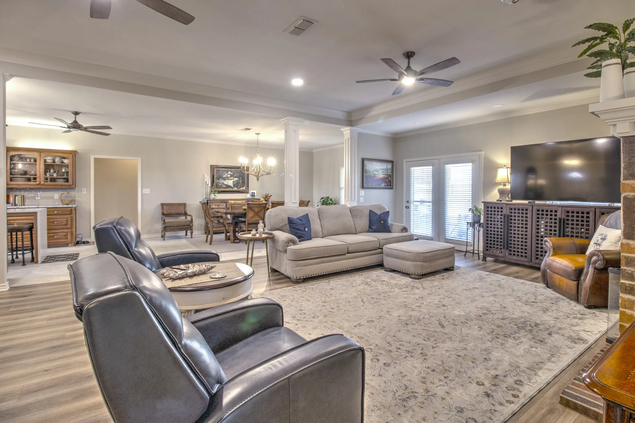 Single Family Residence For Sale in Cooke County , 1321 Kiowa Drive E, Lake Kiowa, Texas 76240, 3 Bedroom, 2 Bathroom, 2 Garage spaces, 2,534 Sqft, built in 2002, mls#21379818, Real Estate Agent in Lake Kiowa, Homes For Sale in Cooke county, Homes For Sale in Lake Kiowa, Realtor in Lake Kiowa Texas, Real Estate Brokerage Independent Realty Texas, Luminita Cordes Realtor