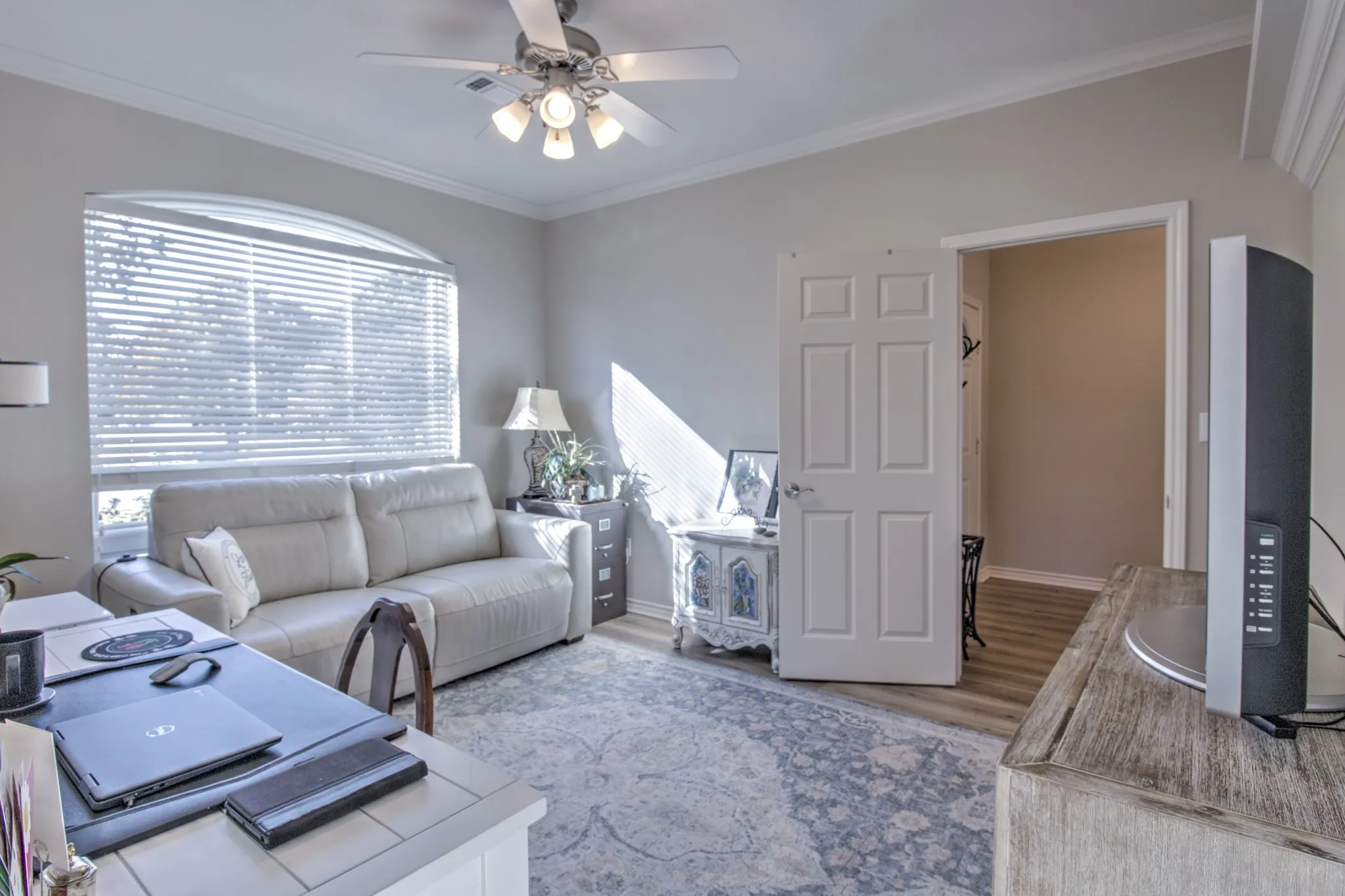 Single Family Residence For Sale in Cooke County , 1321 Kiowa Drive E, Lake Kiowa, Texas 76240, 3 Bedroom, 2 Bathroom, 2 Garage spaces, 2,534 Sqft, built in 2002, mls#21379818, Real Estate Agent in Lake Kiowa, Homes For Sale in Cooke county, Homes For Sale in Lake Kiowa, Realtor in Lake Kiowa Texas, Real Estate Brokerage Independent Realty Texas, Luminita Cordes Realtor