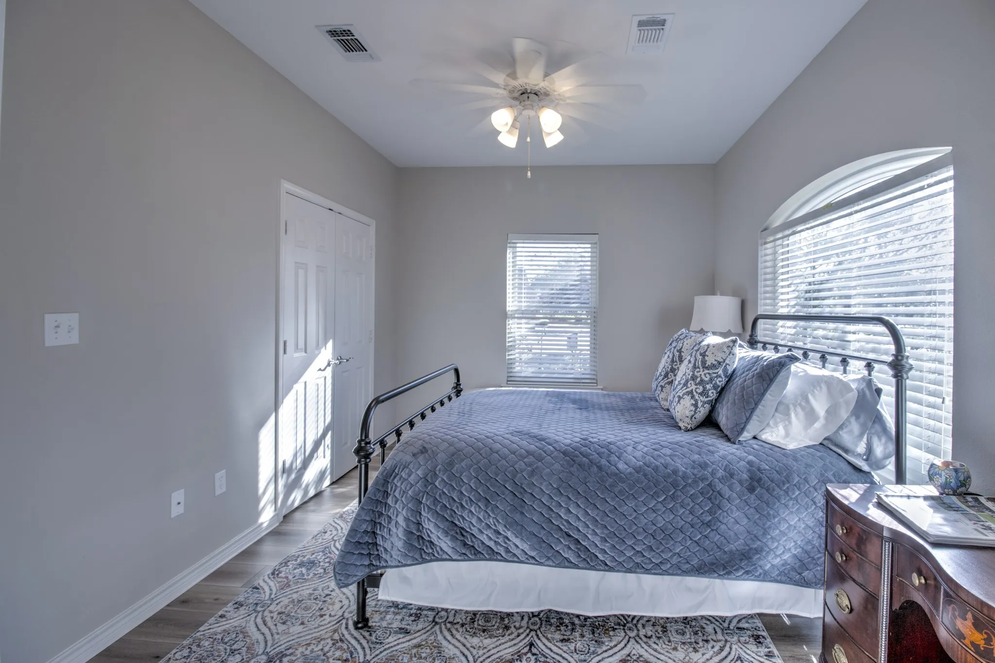 Single Family Residence For Sale in Cooke County , 1321 Kiowa Drive E, Lake Kiowa, Texas 76240, 3 Bedroom, 2 Bathroom, 2 Garage spaces, 2,534 Sqft, built in 2002, mls#21379818, Real Estate Agent in Lake Kiowa, Homes For Sale in Cooke county, Homes For Sale in Lake Kiowa, Realtor in Lake Kiowa Texas, Real Estate Brokerage Independent Realty Texas, Luminita Cordes Realtor