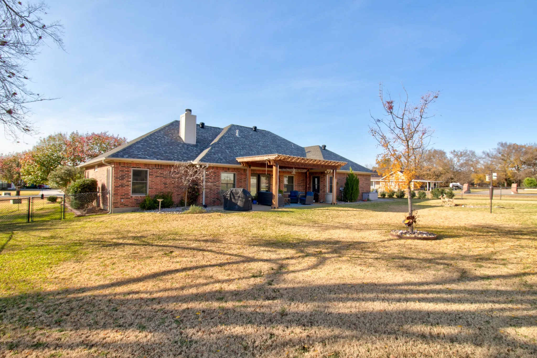 Single Family Residence For Sale in Cooke County , 1321 Kiowa Drive E, Lake Kiowa, Texas 76240, 3 Bedroom, 2 Bathroom, 2 Garage spaces, 2,534 Sqft, built in 2002, mls#21379818, Real Estate Agent in Lake Kiowa, Homes For Sale in Cooke county, Homes For Sale in Lake Kiowa, Realtor in Lake Kiowa Texas, Real Estate Brokerage Independent Realty Texas, Luminita Cordes Realtor