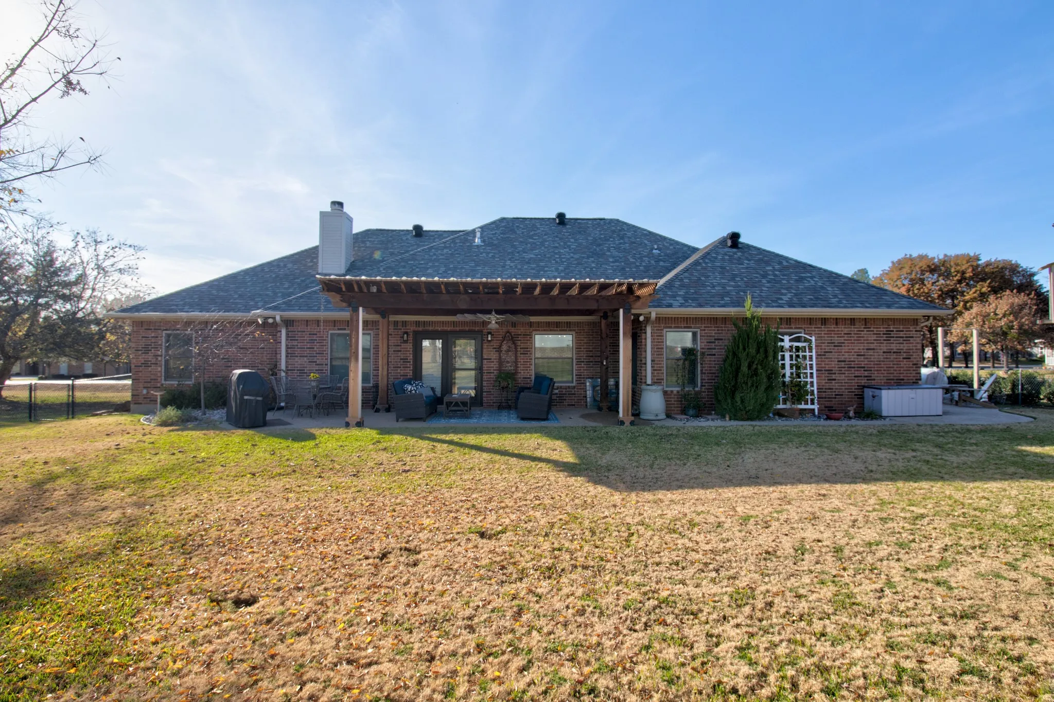 Single Family Residence For Sale in Cooke County , 1321 Kiowa Drive E, Lake Kiowa, Texas 76240, 3 Bedroom, 2 Bathroom, 2 Garage spaces, 2,534 Sqft, built in 2002, mls#21379818, Real Estate Agent in Lake Kiowa, Homes For Sale in Cooke county, Homes For Sale in Lake Kiowa, Realtor in Lake Kiowa Texas, Real Estate Brokerage Independent Realty Texas, Luminita Cordes Realtor