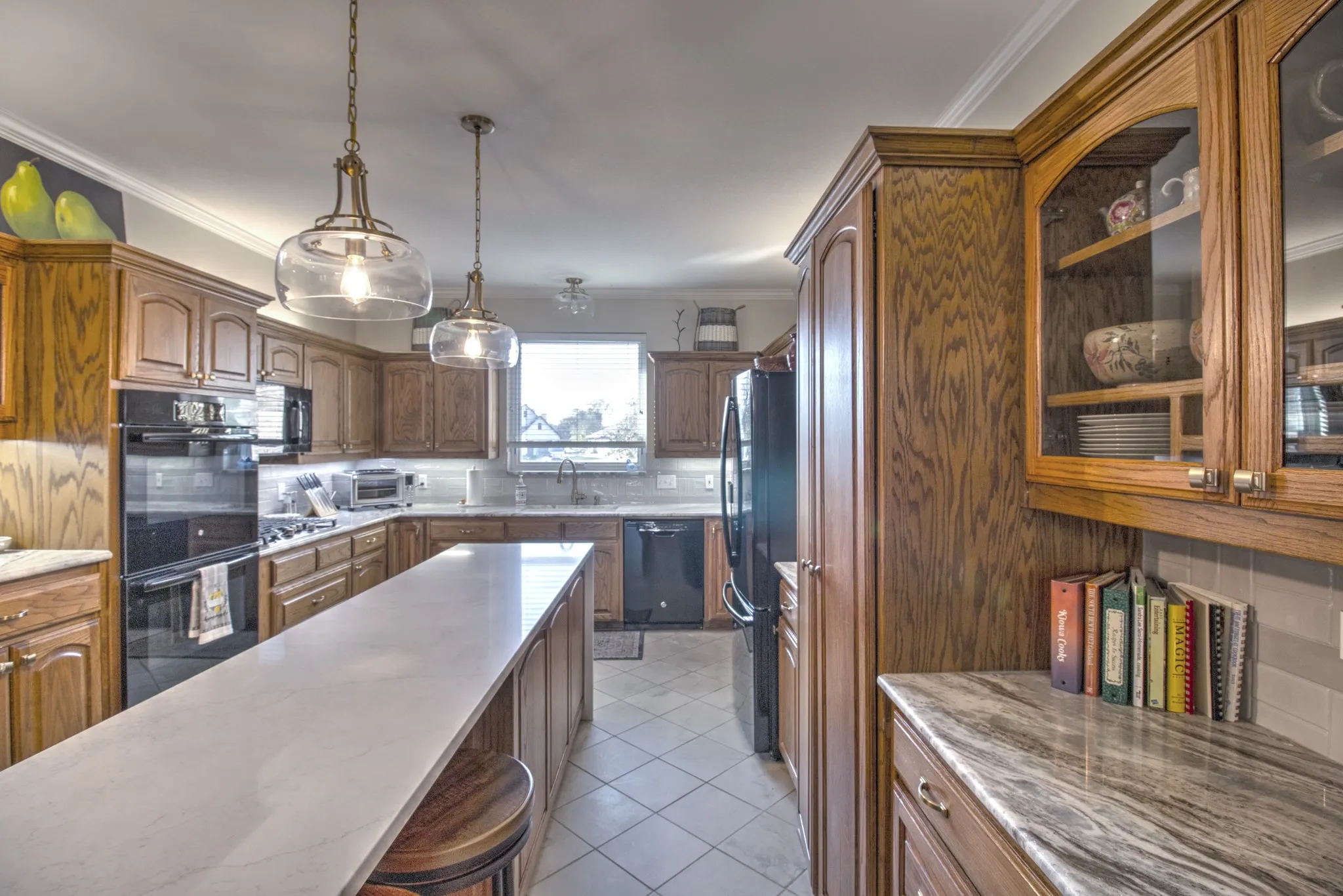 Single Family Residence For Sale in Cooke County , 1321 Kiowa Drive E, Lake Kiowa, Texas 76240, 3 Bedroom, 2 Bathroom, 2 Garage spaces, 2,534 Sqft, built in 2002, mls#21379818, Real Estate Agent in Lake Kiowa, Homes For Sale in Cooke county, Homes For Sale in Lake Kiowa, Realtor in Lake Kiowa Texas, Real Estate Brokerage Independent Realty Texas, Luminita Cordes Realtor