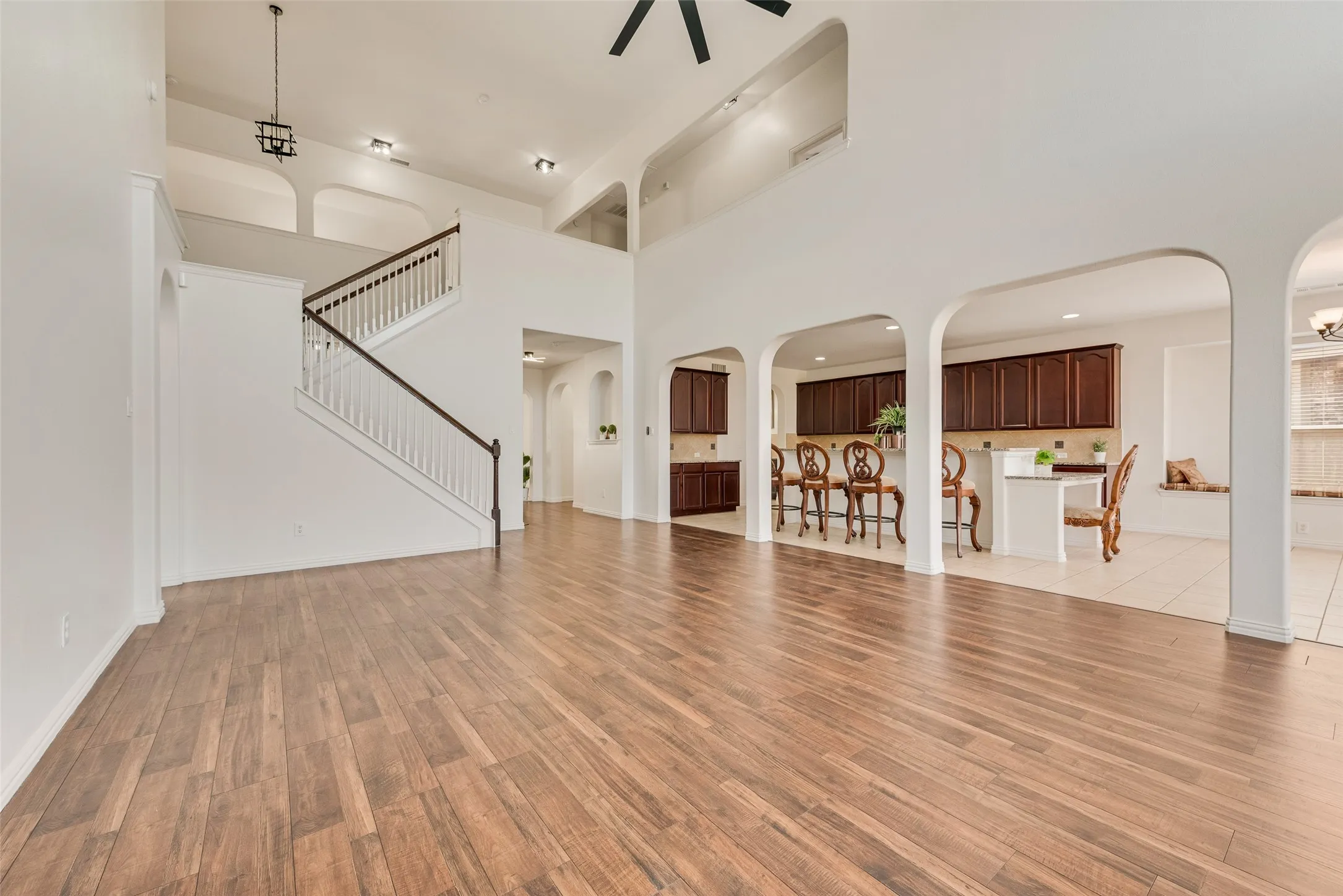 Single Family Residence For Sale in Dallas County , 5000 Harrier Drive, Mesquite, Texas 75181, 5 Bedroom, 4 Bathroom, 3 Garage spaces, 4,489 Sqft, built in 2006, mls#21366411, Real Estate Agent in Mesquite, Homes For Sale in Dallas county, Homes For Sale in Mesquite, Realtor in Mesquite Texas, Real Estate Brokerage Independent Realty Texas, Luminita Cordes Realtor