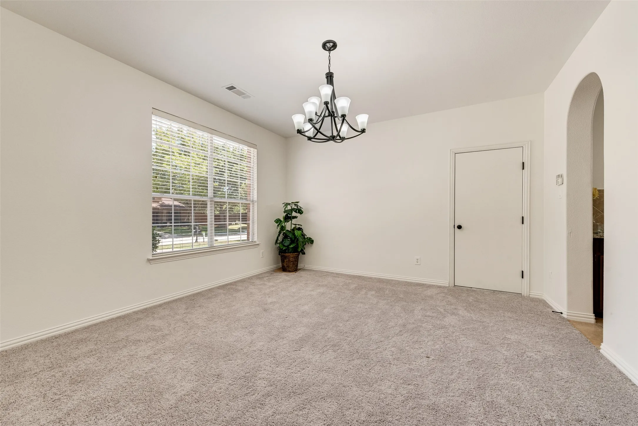 Single Family Residence For Sale in Dallas County , 5000 Harrier Drive, Mesquite, Texas 75181, 5 Bedroom, 4 Bathroom, 3 Garage spaces, 4,489 Sqft, built in 2006, mls#21366411, Real Estate Agent in Mesquite, Homes For Sale in Dallas county, Homes For Sale in Mesquite, Realtor in Mesquite Texas, Real Estate Brokerage Independent Realty Texas, Luminita Cordes Realtor
