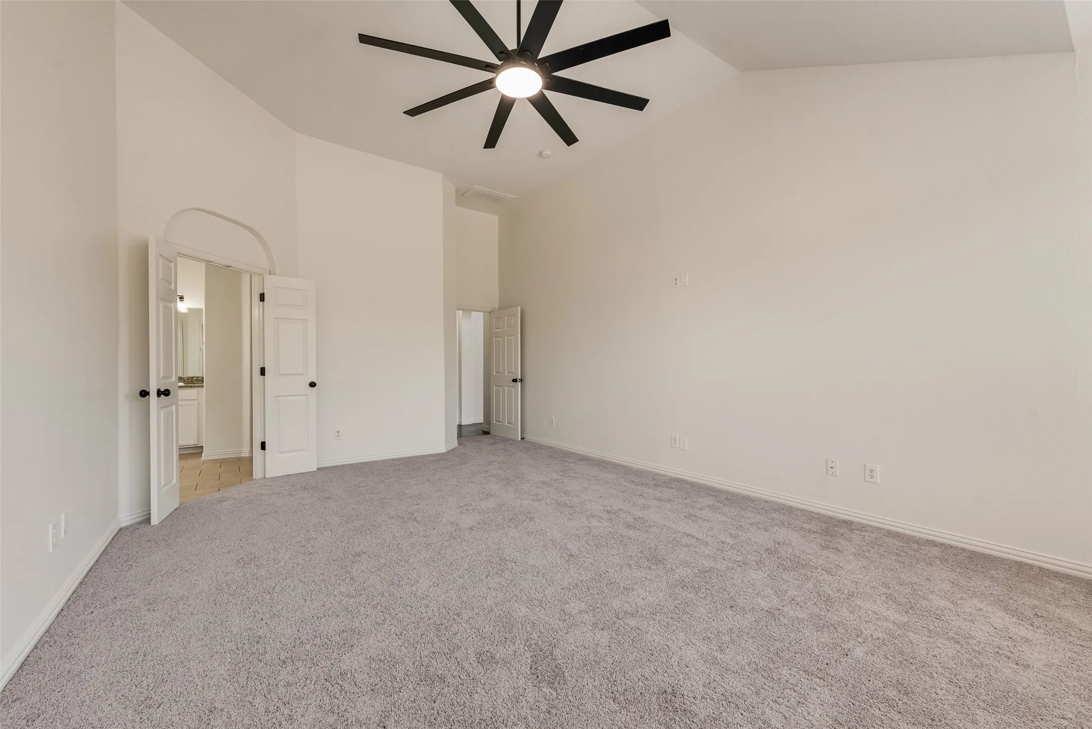 Single Family Residence For Sale in Dallas County , 5000 Harrier Drive, Mesquite, Texas 75181, 5 Bedroom, 4 Bathroom, 3 Garage spaces, 4,489 Sqft, built in 2006, mls#21366411, Real Estate Agent in Mesquite, Homes For Sale in Dallas county, Homes For Sale in Mesquite, Realtor in Mesquite Texas, Real Estate Brokerage Independent Realty Texas, Luminita Cordes Realtor