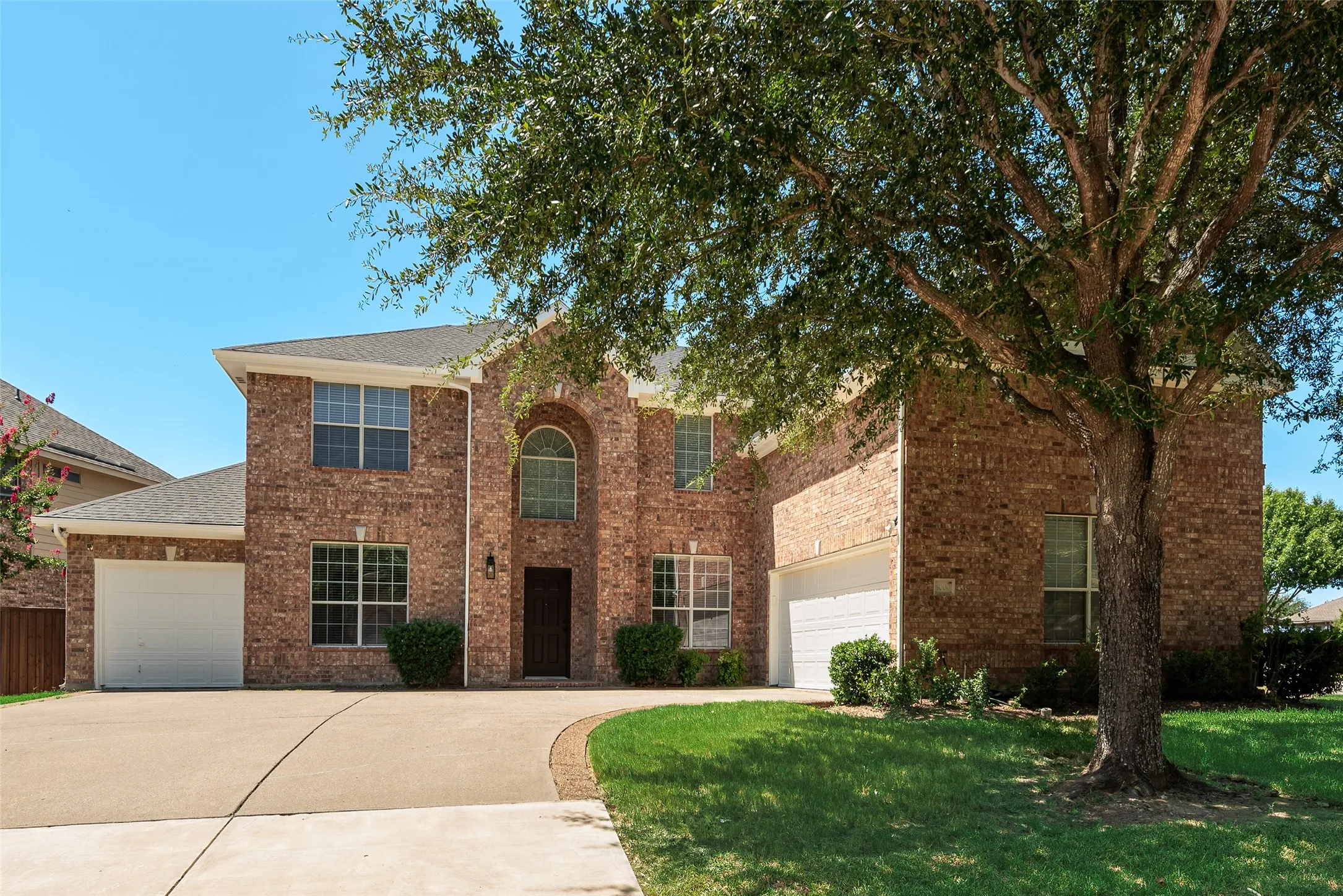 Single Family Residence For Sale in Dallas County , 5000 Harrier Drive, Mesquite, Texas 75181, 5 Bedroom, 4 Bathroom, 3 Garage spaces, 4,489 Sqft, built in 2006, mls#21366411, Real Estate Agent in Mesquite, Homes For Sale in Dallas county, Homes For Sale in Mesquite, Realtor in Mesquite Texas, Real Estate Brokerage Independent Realty Texas, Luminita Cordes Realtor