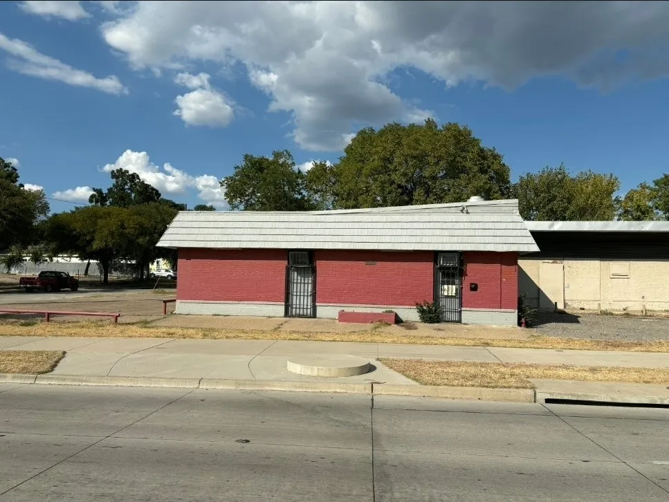 Retail For Sale in Dallas County , 4606 Botham Jean Boulevard, Dallas, Texas 75215, 0, 0, Garage spaces, 0 Sqft, built in 1962, mls#21379829, Real Estate Agent in Dallas, Homes For Sale in Dallas county, Homes For Sale in Dallas, Realtor in Dallas Texas, Real Estate Brokerage Independent Realty Texas, Luminita Cordes Realtor