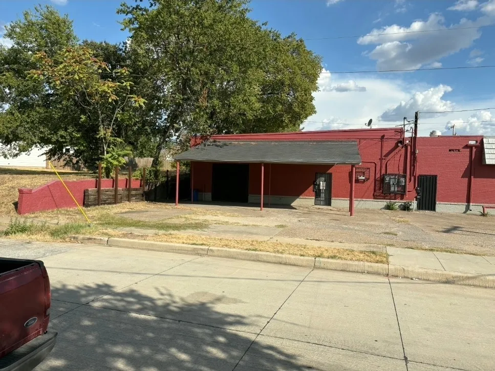 Retail For Sale in Dallas County , 4606 Botham Jean Boulevard, Dallas, Texas 75215, 0, 0, Garage spaces, 0 Sqft, built in 1962, mls#21379829, Real Estate Agent in Dallas, Homes For Sale in Dallas county, Homes For Sale in Dallas, Realtor in Dallas Texas, Real Estate Brokerage Independent Realty Texas, Luminita Cordes Realtor