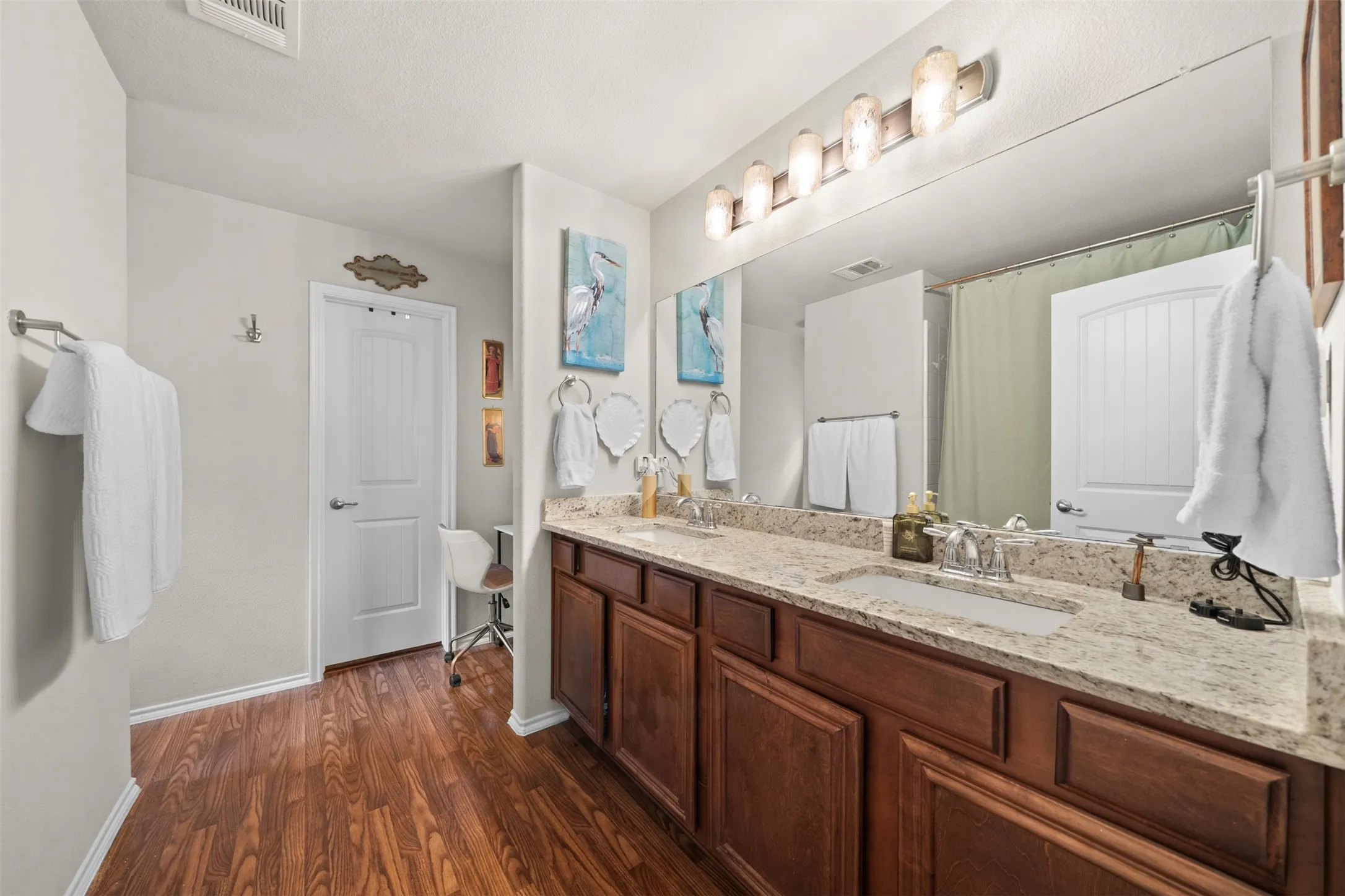 Single Family Residence For Sale in Kaufman County , 4036 Eagle Drive, Heartland, Texas 75126, 3 Bedroom, 2 Bathroom, 2 Garage spaces, 1,404 Sqft, built in 2010, mls#21379821, Real Estate Agent in Heartland, Homes For Sale in Kaufman county, Homes For Sale in Heartland, Realtor in Heartland Texas, Real Estate Brokerage Independent Realty Texas, Luminita Cordes Realtor