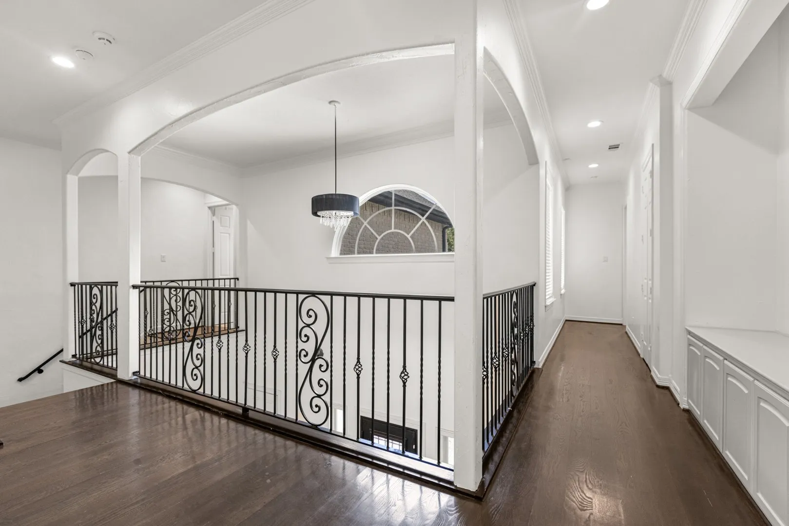 Single Family Residence For Rent in Dallas County , 902 Saint George Place, De Soto, Texas 75115, 4 Bedroom, 7 Bathroom, 3 Garage spaces, 4,024 Sqft, built in 2005, mls#21379826, Real Estate Agent in De Soto, Homes For Rent in Dallas county, Homes For Rent in De Soto, Realtor in De Soto Texas, Real Estate Brokerage Independent Realty Texas, Luminita Cordes Realtor