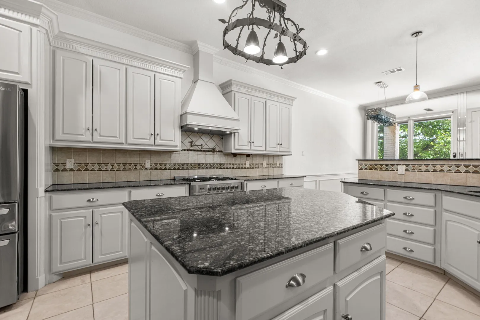 Single Family Residence For Rent in Dallas County , 902 Saint George Place, De Soto, Texas 75115, 4 Bedroom, 7 Bathroom, 3 Garage spaces, 4,024 Sqft, built in 2005, mls#21379826, Real Estate Agent in De Soto, Homes For Rent in Dallas county, Homes For Rent in De Soto, Realtor in De Soto Texas, Real Estate Brokerage Independent Realty Texas, Luminita Cordes Realtor