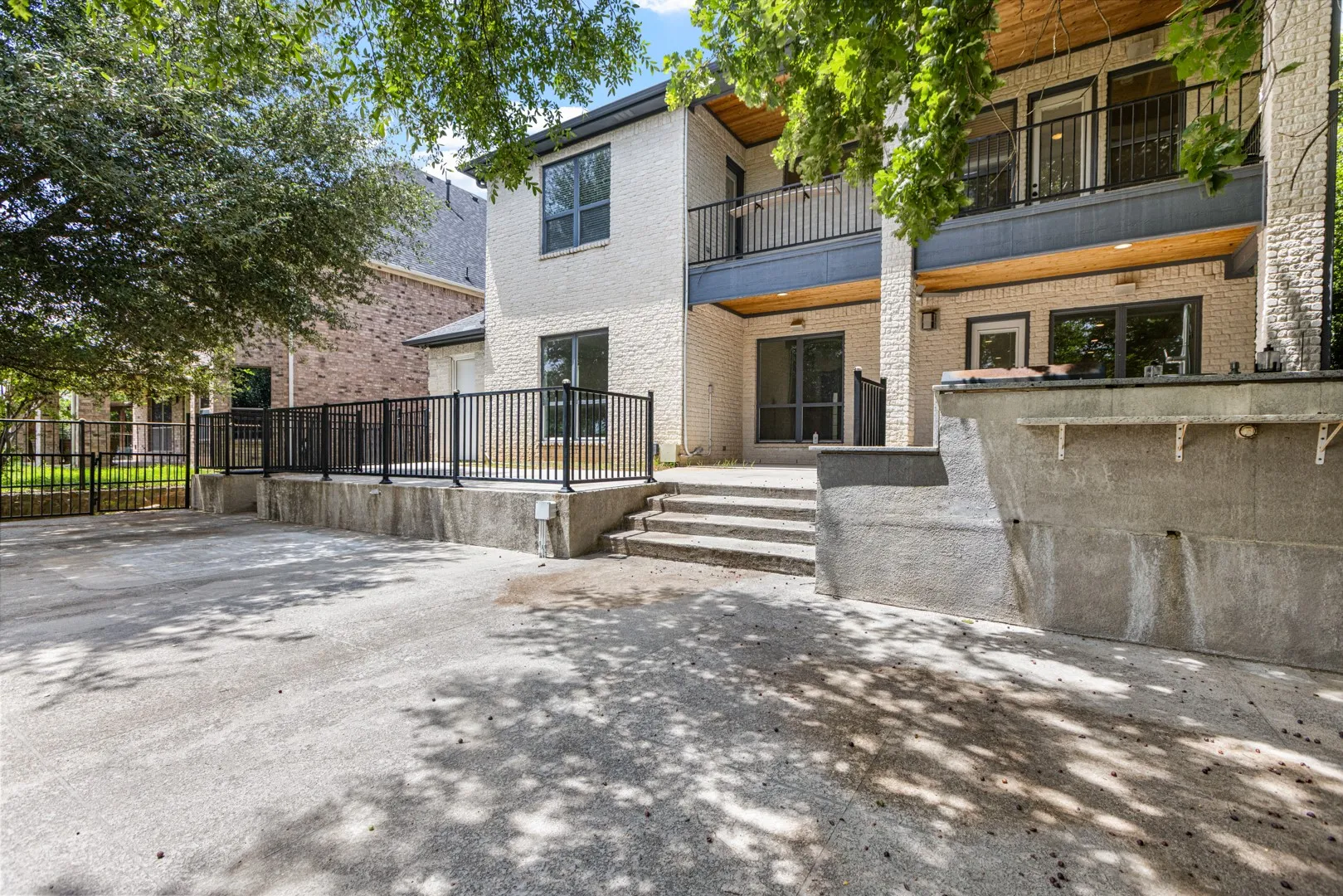 Single Family Residence For Rent in Dallas County , 902 Saint George Place, De Soto, Texas 75115, 4 Bedroom, 7 Bathroom, 3 Garage spaces, 4,024 Sqft, built in 2005, mls#21379826, Real Estate Agent in De Soto, Homes For Rent in Dallas county, Homes For Rent in De Soto, Realtor in De Soto Texas, Real Estate Brokerage Independent Realty Texas, Luminita Cordes Realtor
