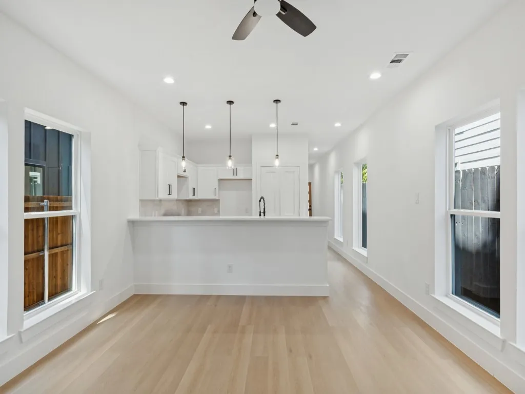 Single Family Residence For Sale in Dallas County , 2208 Dyson Street, Dallas, Texas 75215, 3 Bedroom, 3 Bathroom, 1 Garage spaces, 1,650 Sqft, built in 2026, mls#21379378, Real Estate Agent in Dallas, Homes For Sale in Dallas county, Homes For Sale in Dallas, Realtor in Dallas Texas, Real Estate Brokerage Independent Realty Texas, Luminita Cordes Realtor