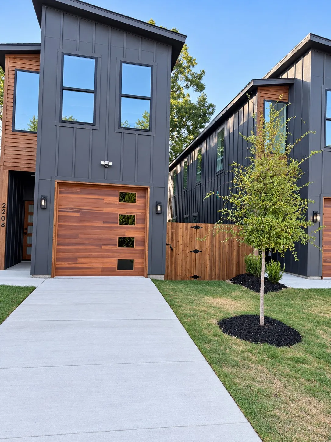 Single Family Residence For Sale in Dallas County , 2208 Dyson Street, Dallas, Texas 75215, 3 Bedroom, 3 Bathroom, 1 Garage spaces, 1,650 Sqft, built in 2026, mls#21379378, Real Estate Agent in Dallas, Homes For Sale in Dallas county, Homes For Sale in Dallas, Realtor in Dallas Texas, Real Estate Brokerage Independent Realty Texas, Luminita Cordes Realtor