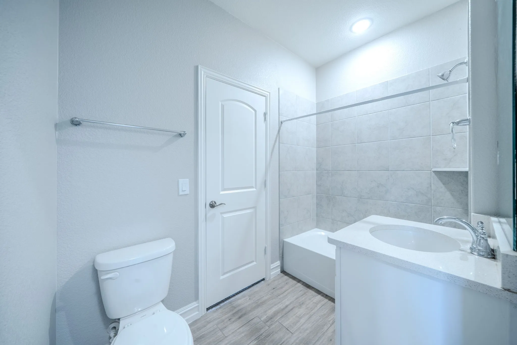 Single Family Residence For Sale in Dallas County , 2833 Henson Lane, Garland, Texas 75040, 4 Bedroom, 3 Bathroom, 2 Garage spaces, 2,455 Sqft, built in 2021, mls#21373199, Real Estate Agent in Garland, Homes For Sale in Dallas county, Homes For Sale in Garland, Realtor in Garland Texas, Real Estate Brokerage Independent Realty Texas, Luminita Cordes Realtor