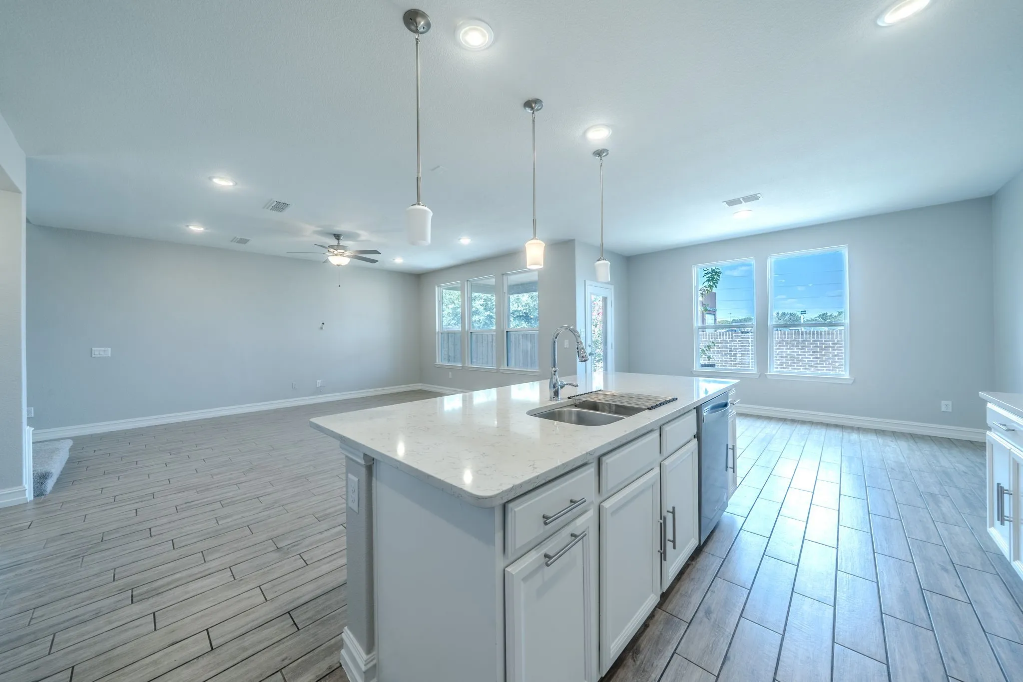 Single Family Residence For Sale in Dallas County , 2833 Henson Lane, Garland, Texas 75040, 4 Bedroom, 3 Bathroom, 2 Garage spaces, 2,455 Sqft, built in 2021, mls#21373199, Real Estate Agent in Garland, Homes For Sale in Dallas county, Homes For Sale in Garland, Realtor in Garland Texas, Real Estate Brokerage Independent Realty Texas, Luminita Cordes Realtor
