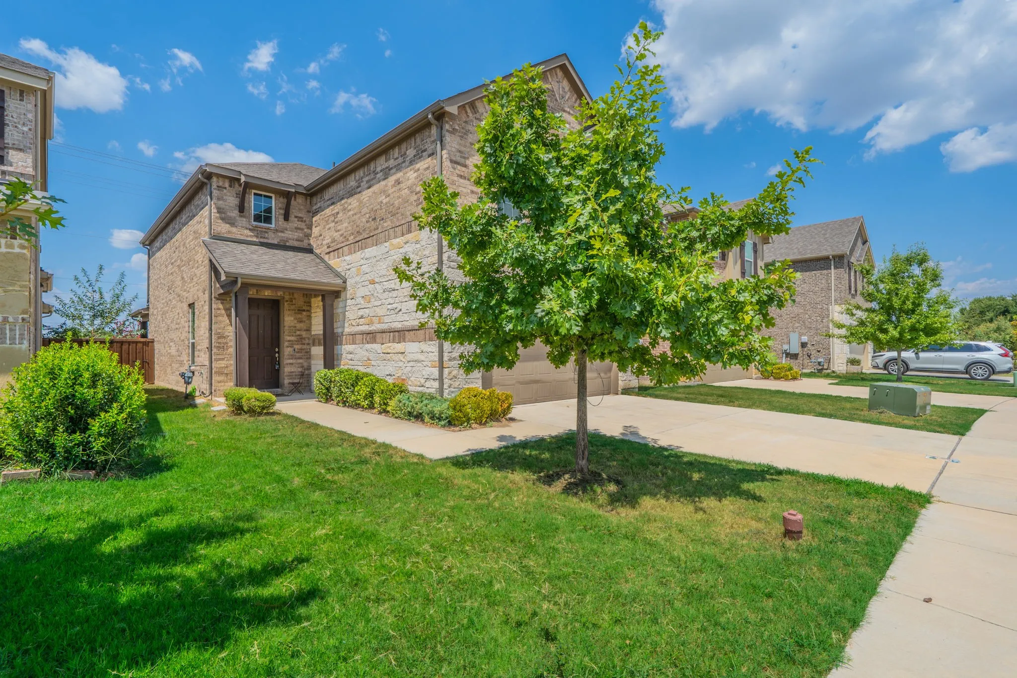 Single Family Residence For Sale in Dallas County , 2833 Henson Lane, Garland, Texas 75040, 4 Bedroom, 3 Bathroom, 2 Garage spaces, 2,455 Sqft, built in 2021, mls#21373199, Real Estate Agent in Garland, Homes For Sale in Dallas county, Homes For Sale in Garland, Realtor in Garland Texas, Real Estate Brokerage Independent Realty Texas, Luminita Cordes Realtor