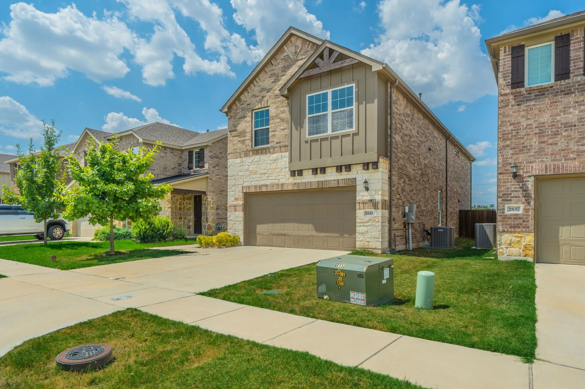 Single Family Residence For Sale in Dallas County , 2833 Henson Lane, Garland, Texas 75040, 4 Bedroom, 3 Bathroom, 2 Garage spaces, 2,455 Sqft, built in 2021, mls#21373199, Real Estate Agent in Garland, Homes For Sale in Dallas county, Homes For Sale in Garland, Realtor in Garland Texas, Real Estate Brokerage Independent Realty Texas, Luminita Cordes Realtor