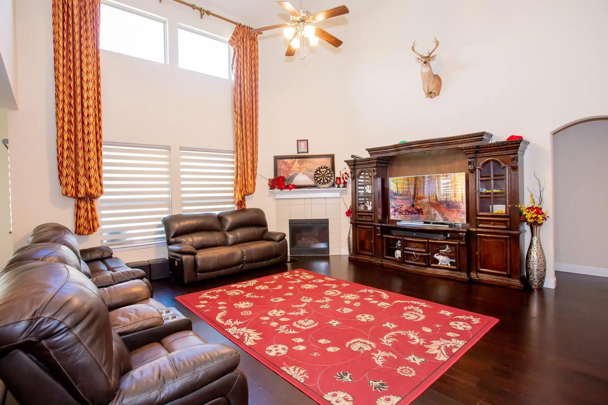 Single Family Residence For Rent in Tarrant County , 1002 Nail Lane, Euless, Texas 76040, 4 Bedroom, 2 Bathroom, 2 Garage spaces, 3,059 Sqft, built in 2015, mls#21379834, Real Estate Agent in Euless, Homes For Rent in Tarrant county, Homes For Rent in Euless, Realtor in Euless Texas, Real Estate Brokerage Independent Realty Texas, Luminita Cordes Realtor