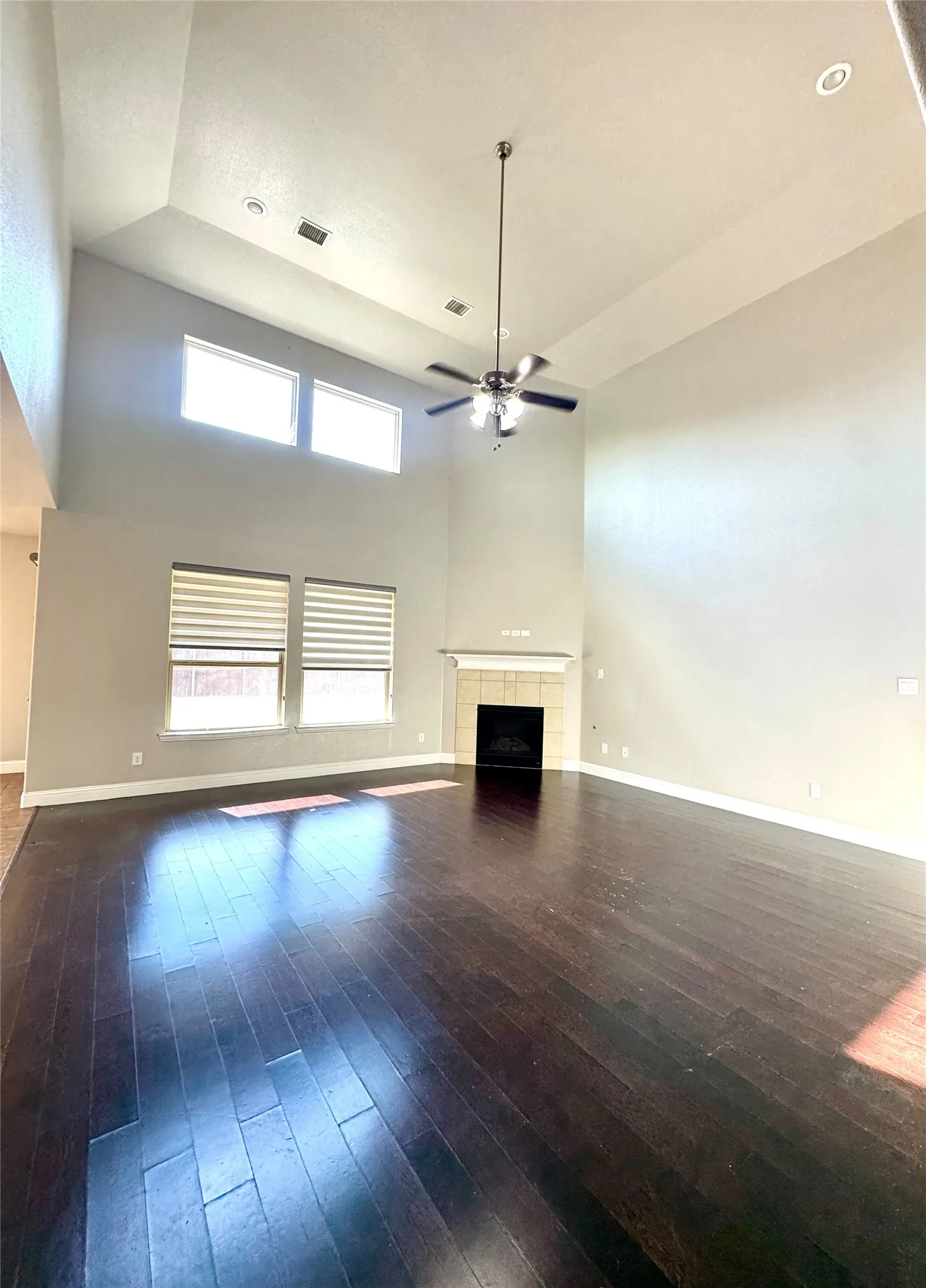 Single Family Residence For Rent in Tarrant County , 1002 Nail Lane, Euless, Texas 76040, 4 Bedroom, 2 Bathroom, 2 Garage spaces, 3,059 Sqft, built in 2015, mls#21379834, Real Estate Agent in Euless, Homes For Rent in Tarrant county, Homes For Rent in Euless, Realtor in Euless Texas, Real Estate Brokerage Independent Realty Texas, Luminita Cordes Realtor