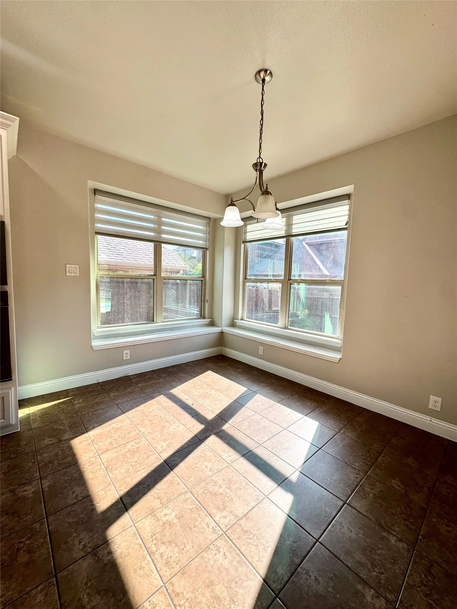 Single Family Residence For Rent in Tarrant County , 1002 Nail Lane, Euless, Texas 76040, 4 Bedroom, 2 Bathroom, 2 Garage spaces, 3,059 Sqft, built in 2015, mls#21379834, Real Estate Agent in Euless, Homes For Rent in Tarrant county, Homes For Rent in Euless, Realtor in Euless Texas, Real Estate Brokerage Independent Realty Texas, Luminita Cordes Realtor