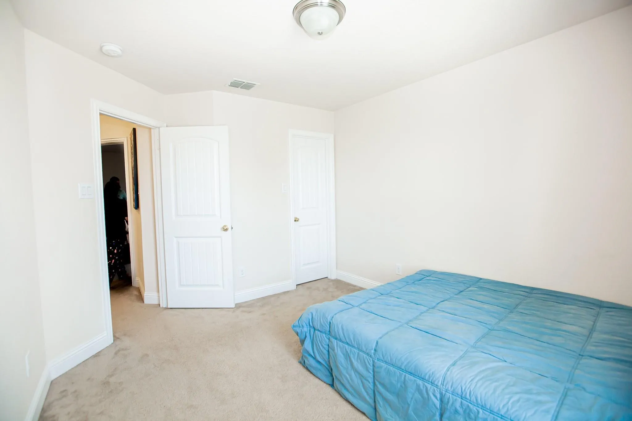 Single Family Residence For Rent in Tarrant County , 1002 Nail Lane, Euless, Texas 76040, 4 Bedroom, 2 Bathroom, 2 Garage spaces, 3,059 Sqft, built in 2015, mls#21379834, Real Estate Agent in Euless, Homes For Rent in Tarrant county, Homes For Rent in Euless, Realtor in Euless Texas, Real Estate Brokerage Independent Realty Texas, Luminita Cordes Realtor