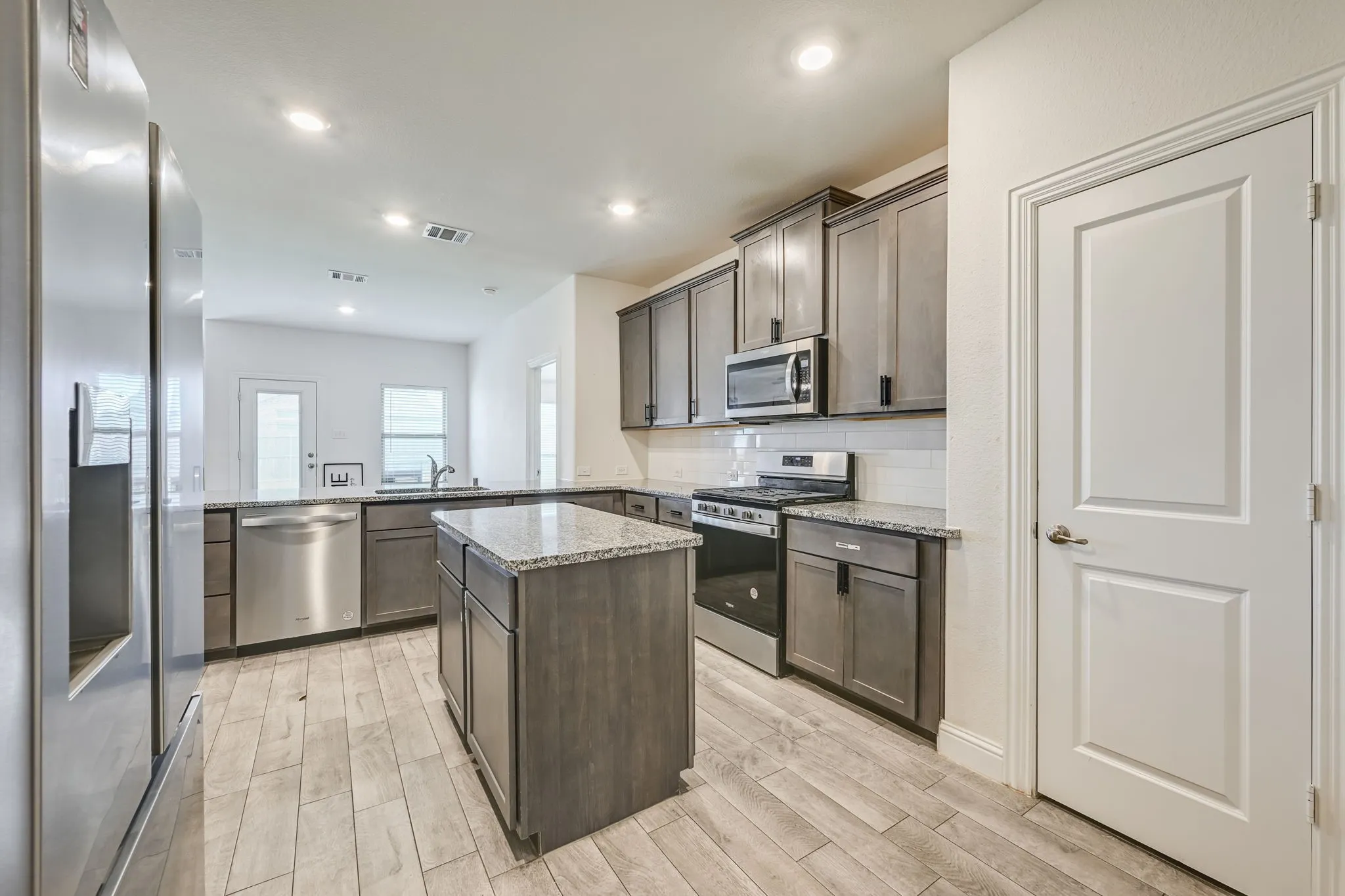 Single Family Residence For Rent in Kaufman County , 4016 Windswept Way, Forney, Texas 75126, 3 Bedroom, 2 Bathroom, 2 Garage spaces, 1,899 Sqft, built in 2021, mls#21379828, Real Estate Agent in Forney, Homes For Rent in Kaufman county, Homes For Rent in Forney, Realtor in Forney Texas, Real Estate Brokerage Independent Realty Texas, Luminita Cordes Realtor