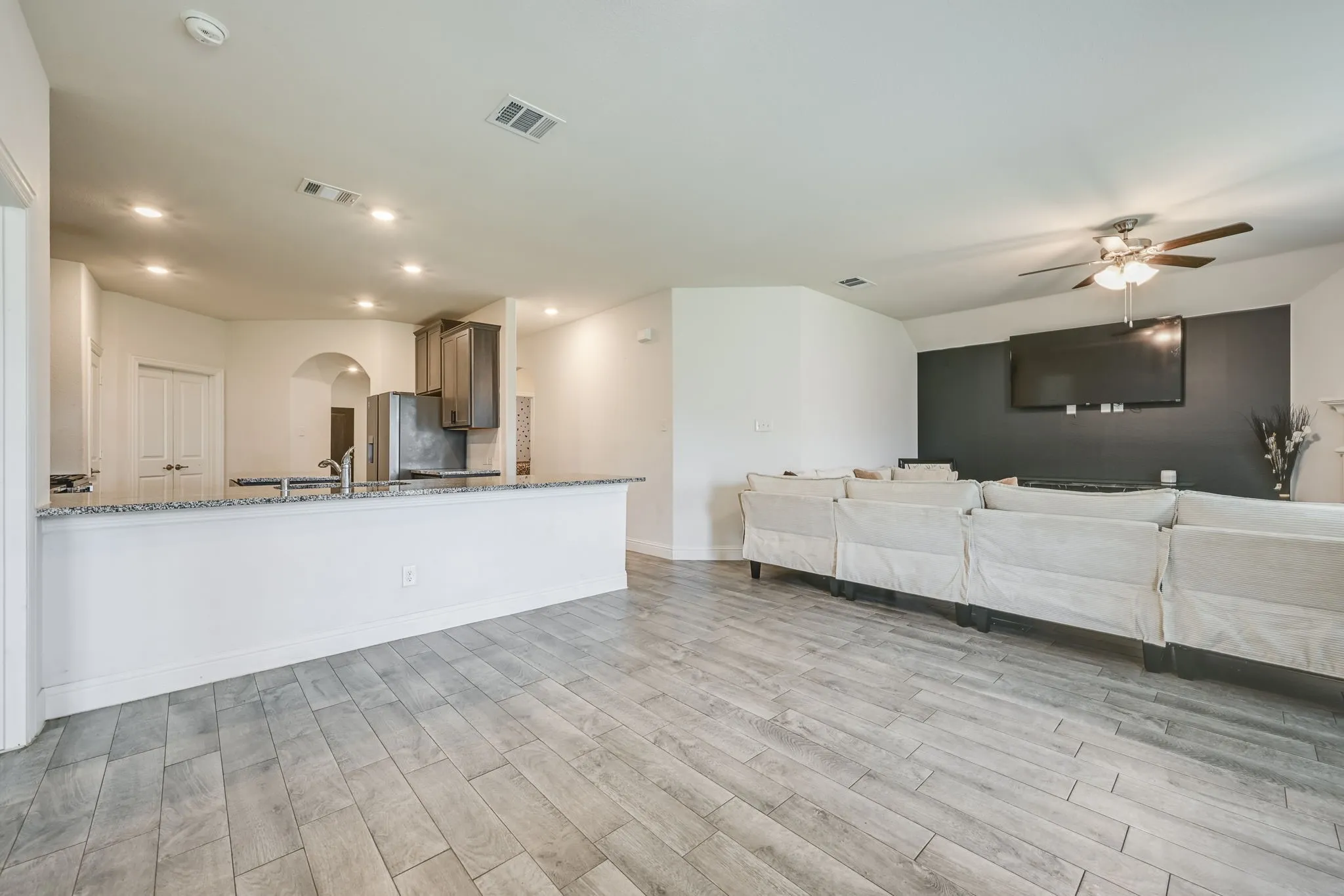 Single Family Residence For Rent in Kaufman County , 4016 Windswept Way, Forney, Texas 75126, 3 Bedroom, 2 Bathroom, 2 Garage spaces, 1,899 Sqft, built in 2021, mls#21379828, Real Estate Agent in Forney, Homes For Rent in Kaufman county, Homes For Rent in Forney, Realtor in Forney Texas, Real Estate Brokerage Independent Realty Texas, Luminita Cordes Realtor