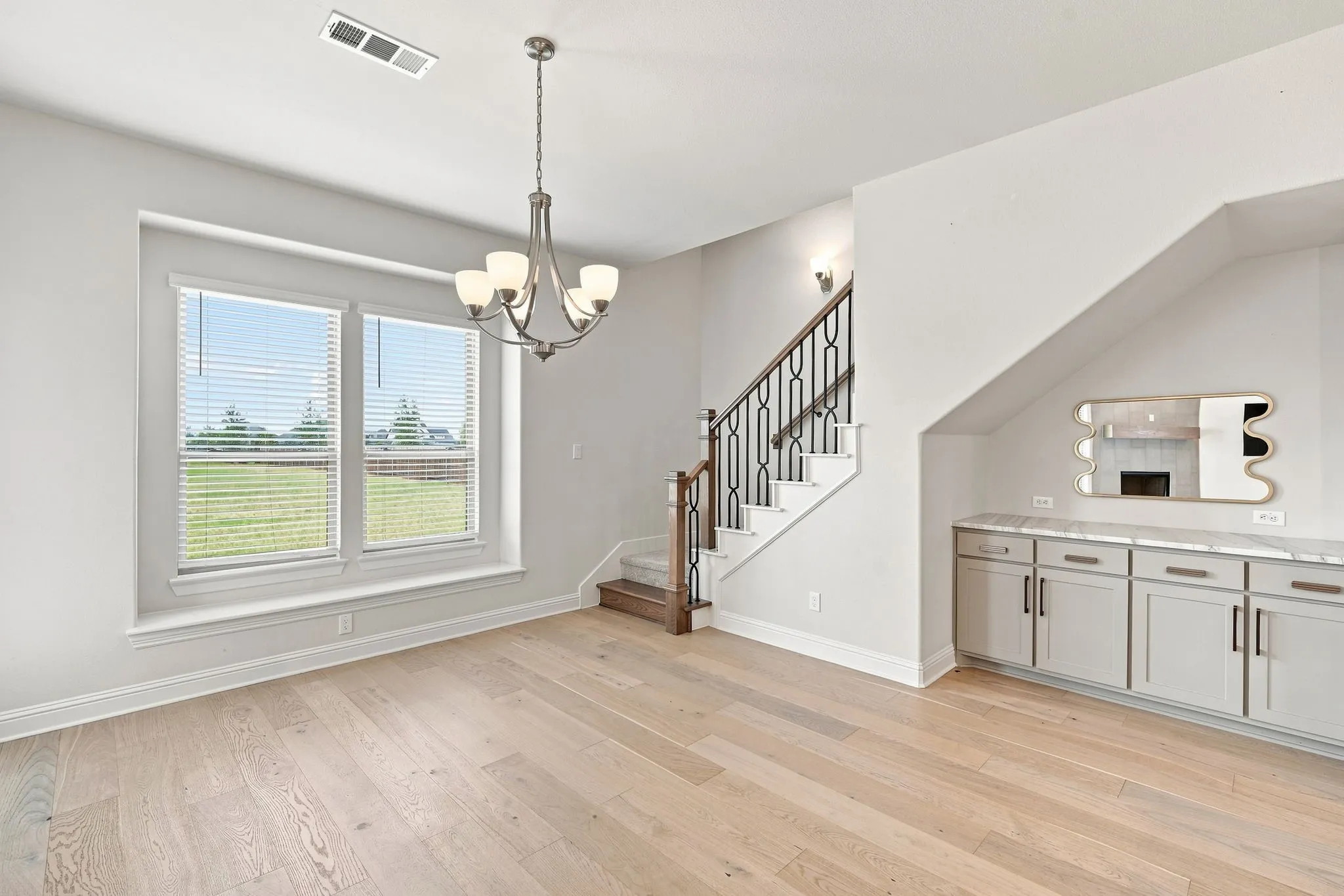 Single Family Residence For Sale in Ellis County , 801 Brandi Ridge Drive, Midlothian, Texas 76065, 4 Bedroom, 4 Bathroom, 2 Garage spaces, 3,210 Sqft, built in 2023, mls#21379709, Real Estate Agent in Midlothian, Homes For Sale in Ellis county, Homes For Sale in Midlothian, Realtor in Midlothian Texas, Real Estate Brokerage Independent Realty Texas, Luminita Cordes Realtor