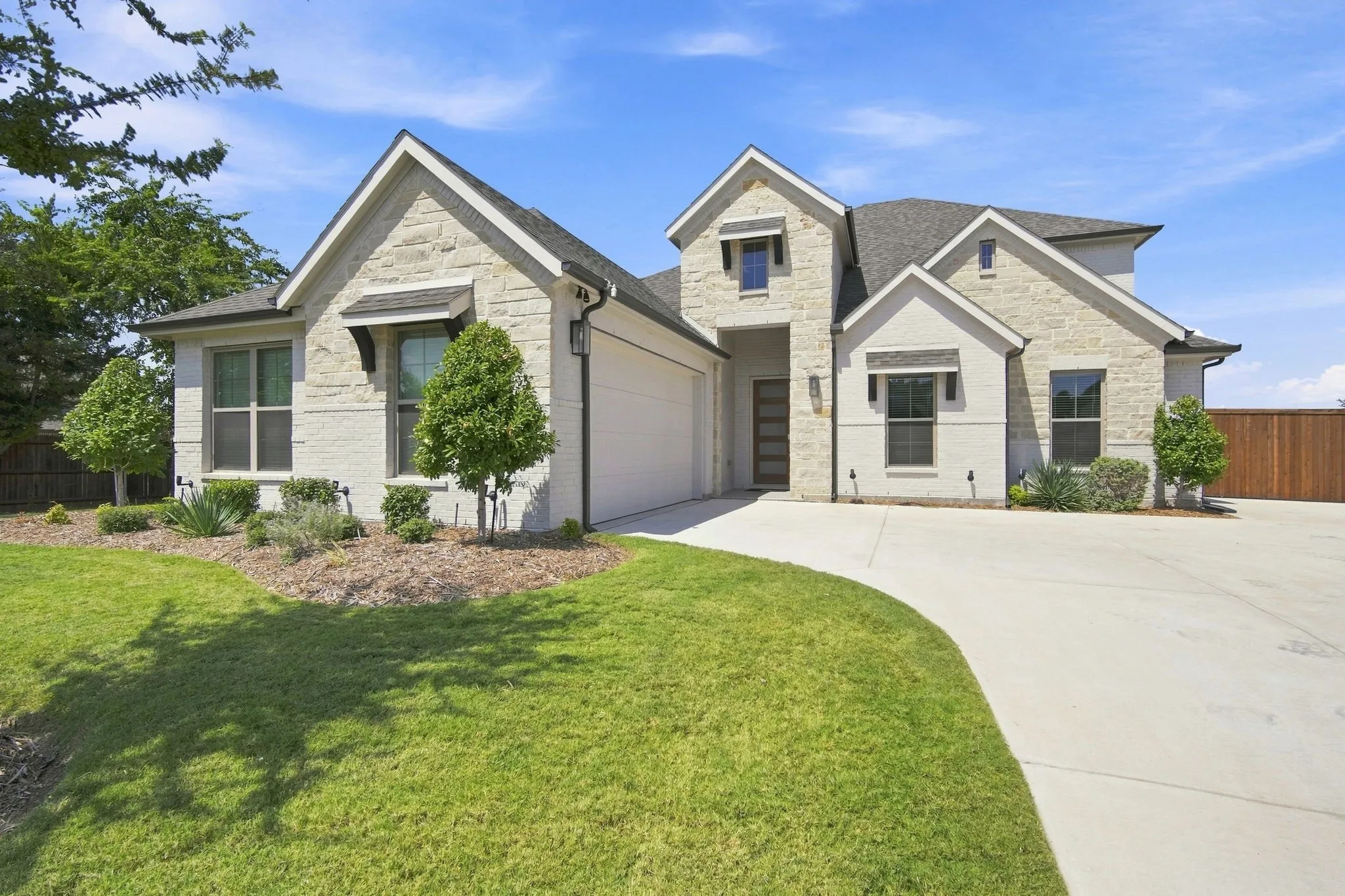 Single Family Residence For Sale in Ellis County , 801 Brandi Ridge Drive, Midlothian, Texas 76065, 4 Bedroom, 4 Bathroom, 2 Garage spaces, 3,210 Sqft, built in 2023, mls#21379709, Real Estate Agent in Midlothian, Homes For Sale in Ellis county, Homes For Sale in Midlothian, Realtor in Midlothian Texas, Real Estate Brokerage Independent Realty Texas, Luminita Cordes Realtor