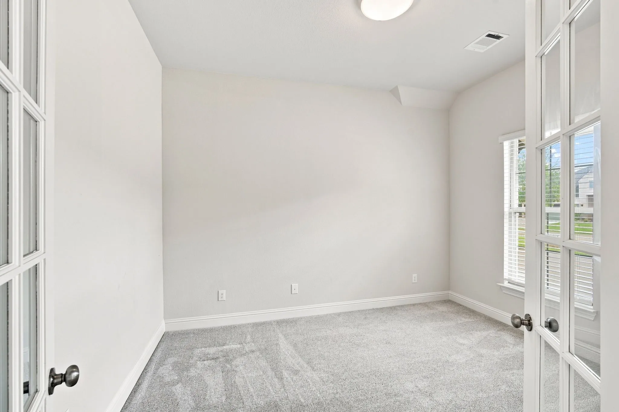 Single Family Residence For Sale in Ellis County , 801 Brandi Ridge Drive, Midlothian, Texas 76065, 4 Bedroom, 4 Bathroom, 2 Garage spaces, 3,210 Sqft, built in 2023, mls#21379709, Real Estate Agent in Midlothian, Homes For Sale in Ellis county, Homes For Sale in Midlothian, Realtor in Midlothian Texas, Real Estate Brokerage Independent Realty Texas, Luminita Cordes Realtor