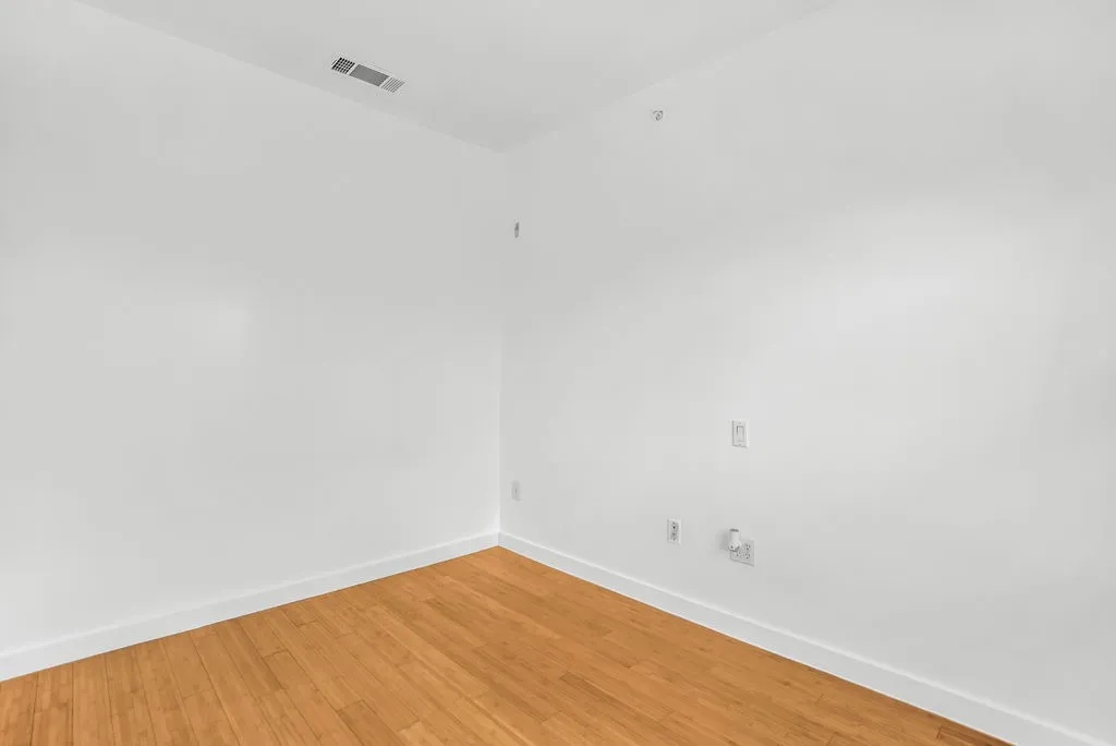 Condominium For Rent in Dallas County , 1111 S Akard Street 304, Dallas, Texas 75215, 1 Bedroom, 1 Bathroom, 1 Garage spaces, 814 Sqft, built in 2006, mls#21379839, Real Estate Agent in Dallas, Homes For Rent in Dallas county, Homes For Rent in Dallas, Realtor in Dallas Texas, Real Estate Brokerage Independent Realty Texas, Luminita Cordes Realtor