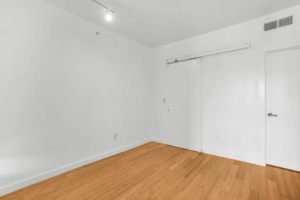 Condominium For Rent in Dallas County , 1111 S Akard Street 304, Dallas, Texas 75215, 1 Bedroom, 1 Bathroom, 1 Garage spaces, 814 Sqft, built in 2006, mls#21379839, Real Estate Agent in Dallas, Homes For Rent in Dallas county, Homes For Rent in Dallas, Realtor in Dallas Texas, Real Estate Brokerage Independent Realty Texas, Luminita Cordes Realtor