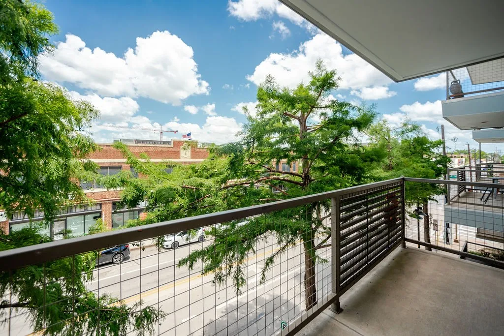 Condominium For Rent in Dallas County , 1111 S Akard Street 304, Dallas, Texas 75215, 1 Bedroom, 1 Bathroom, 1 Garage spaces, 814 Sqft, built in 2006, mls#21379839, Real Estate Agent in Dallas, Homes For Rent in Dallas county, Homes For Rent in Dallas, Realtor in Dallas Texas, Real Estate Brokerage Independent Realty Texas, Luminita Cordes Realtor